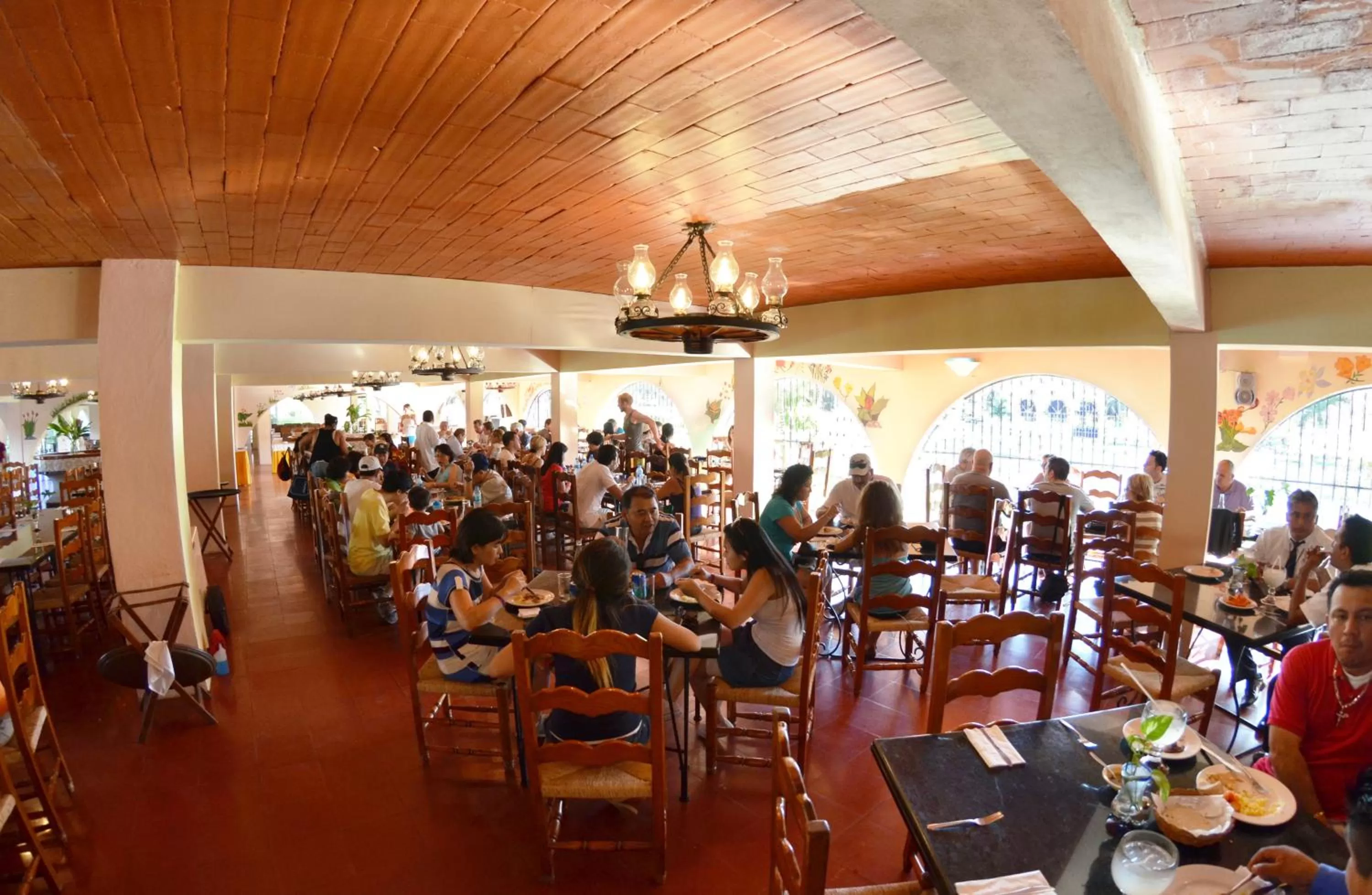 Restaurant/places to eat in Hotel Chichen Itza
