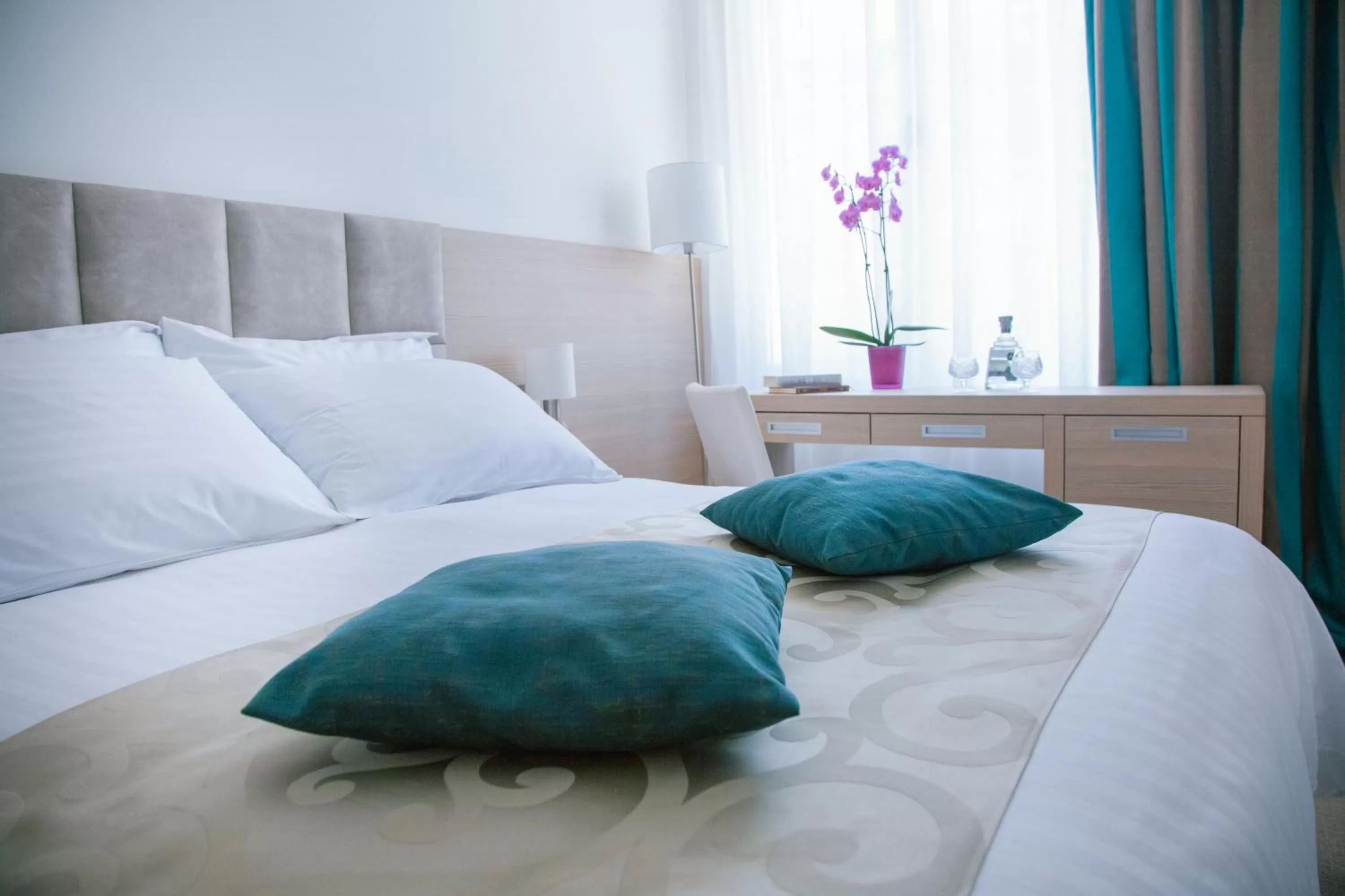 Sea view, Bed in Grand Hotel Adriatic II