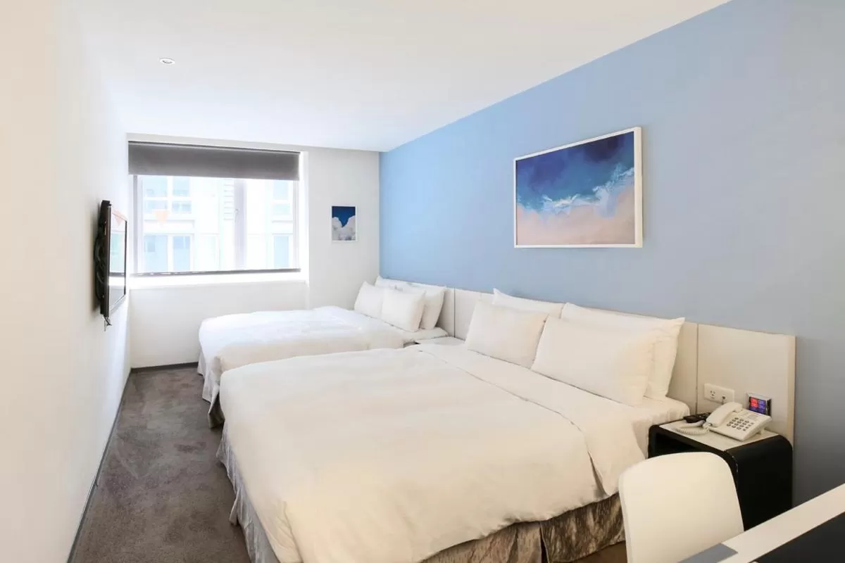 Photo of the whole room, Bed in CityInn Hotel Taipei Station Branch III