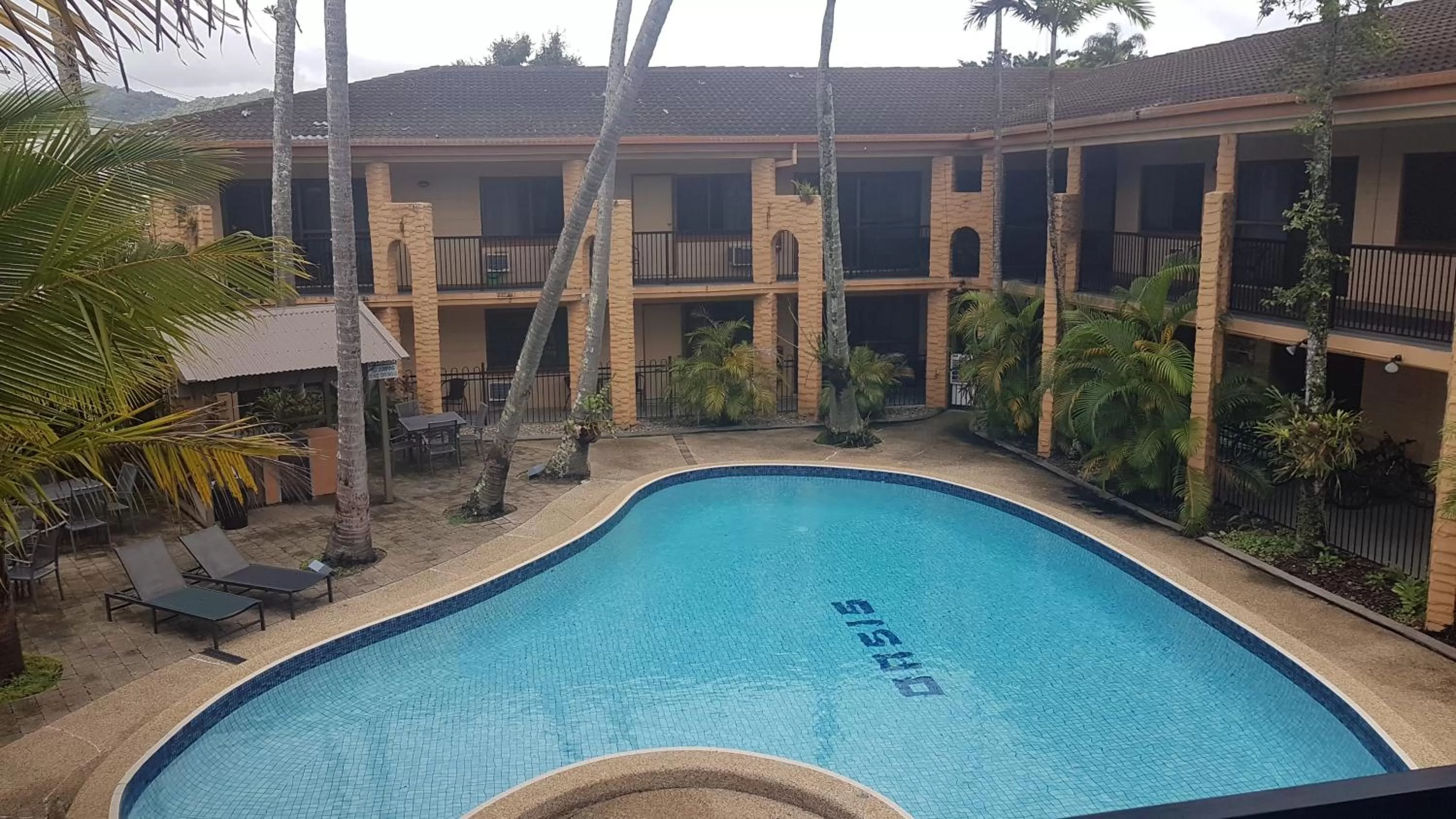 Property building in Oasis Inn Apartments