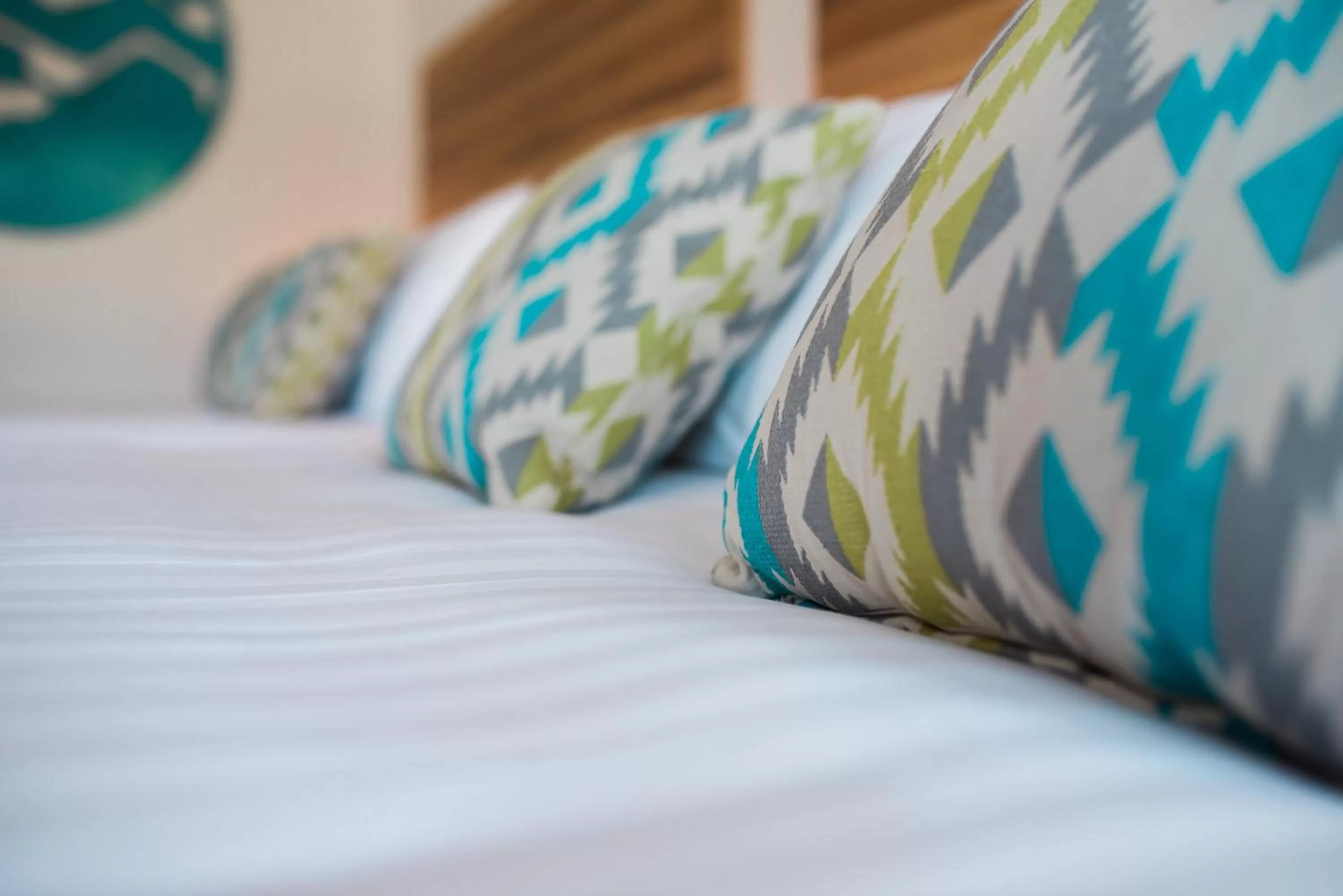 Bed in Bright Colonial Motel