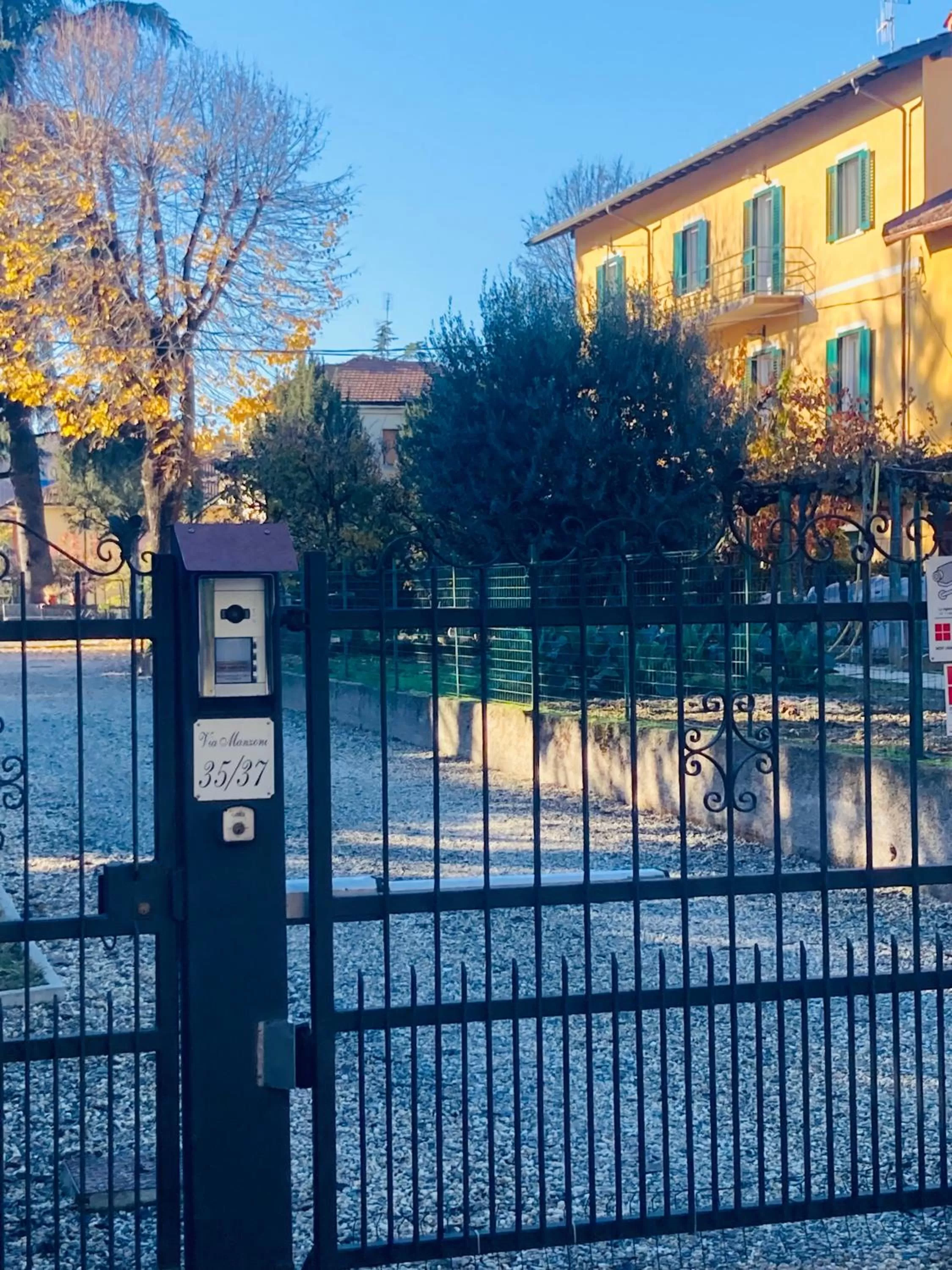 Property Building in MANZONI37