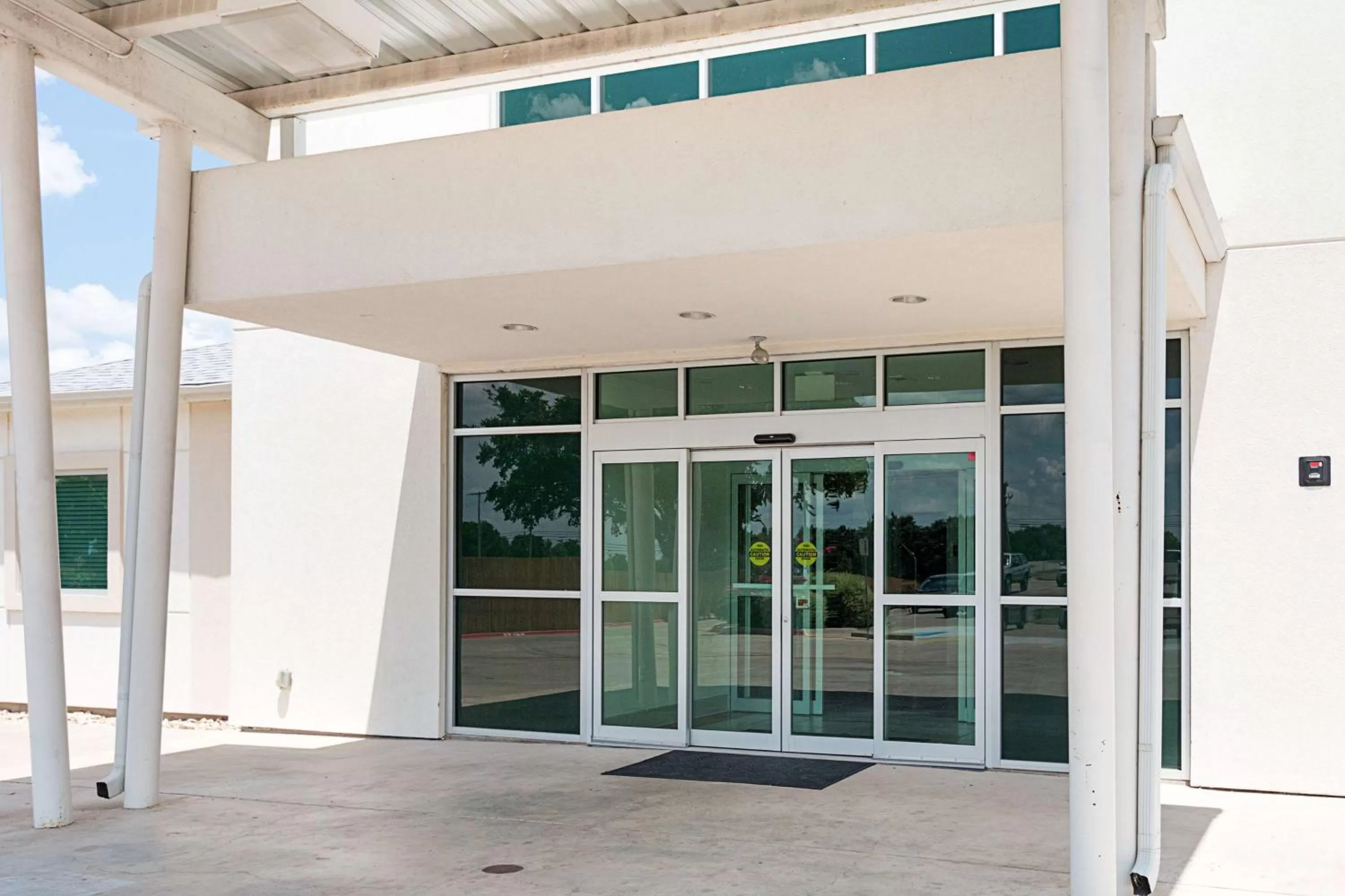 Property building in Motel 6-Cleburne, TX