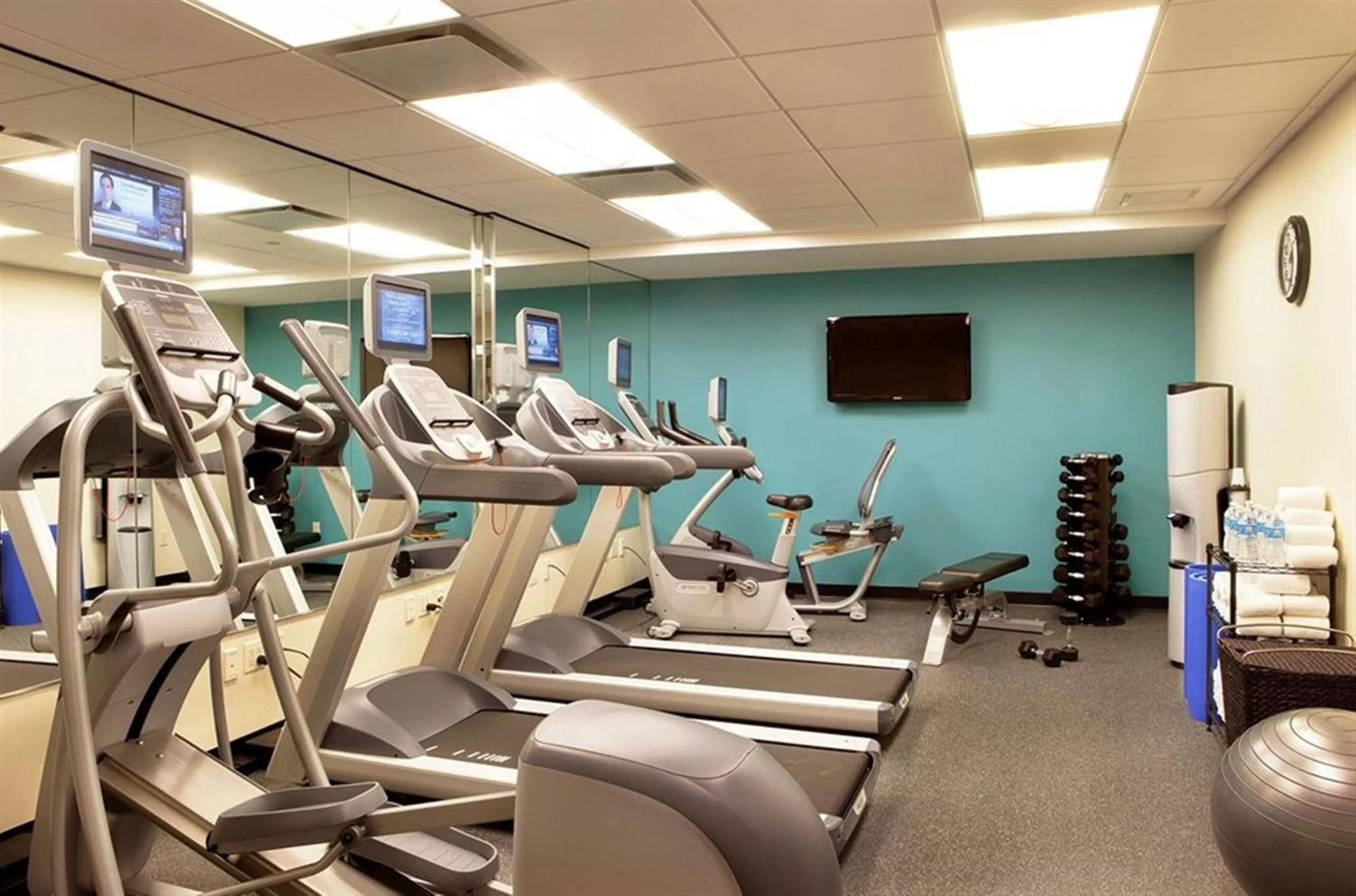 Spa and wellness centre/facilities in Holiday Inn Express - Times Square South by IHG