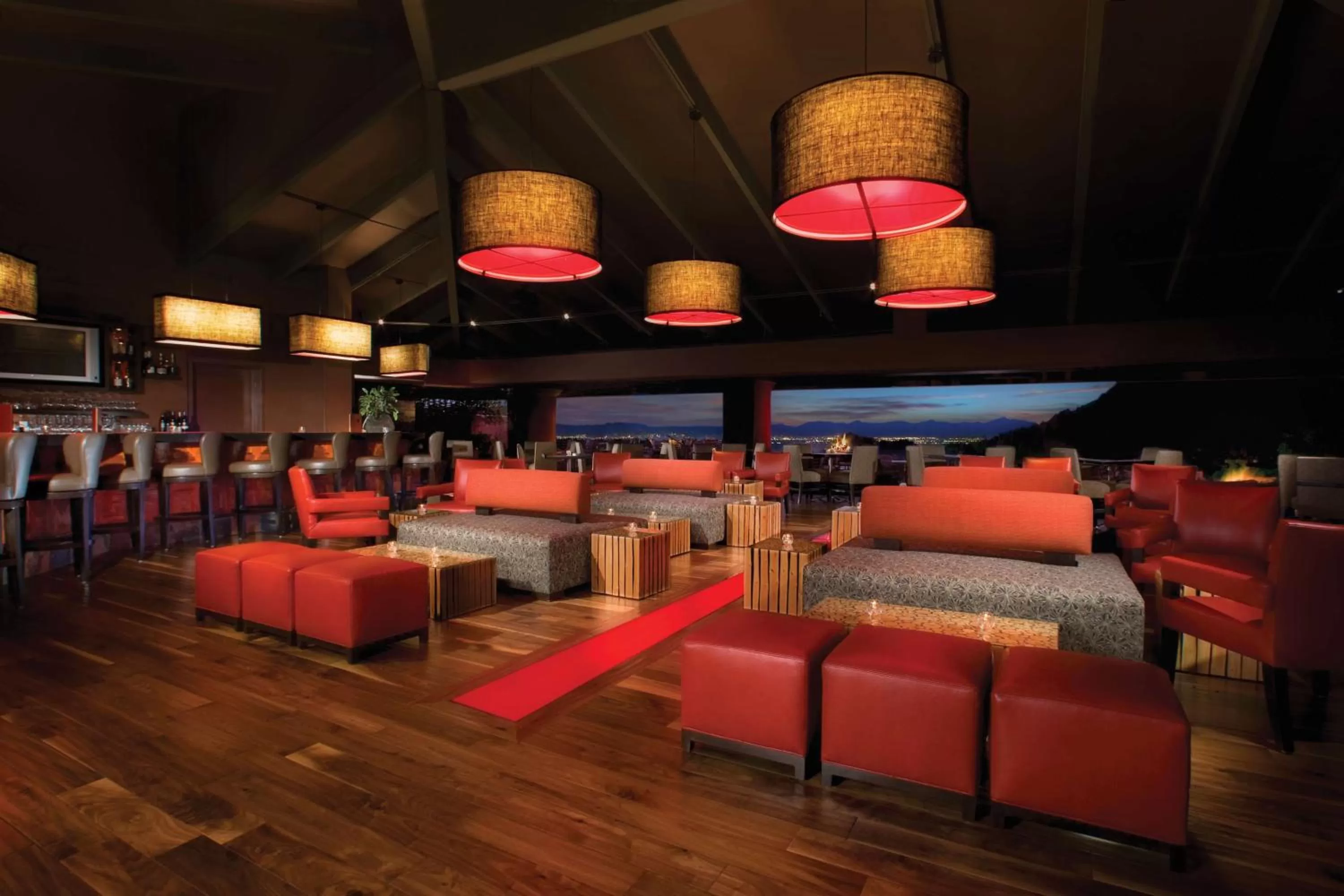 Lounge or bar in Hilton Phoenix Tapatio Cliffs Resort