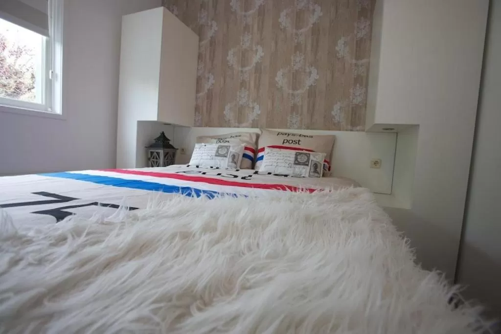 Bed in B&B - Pension Perruque