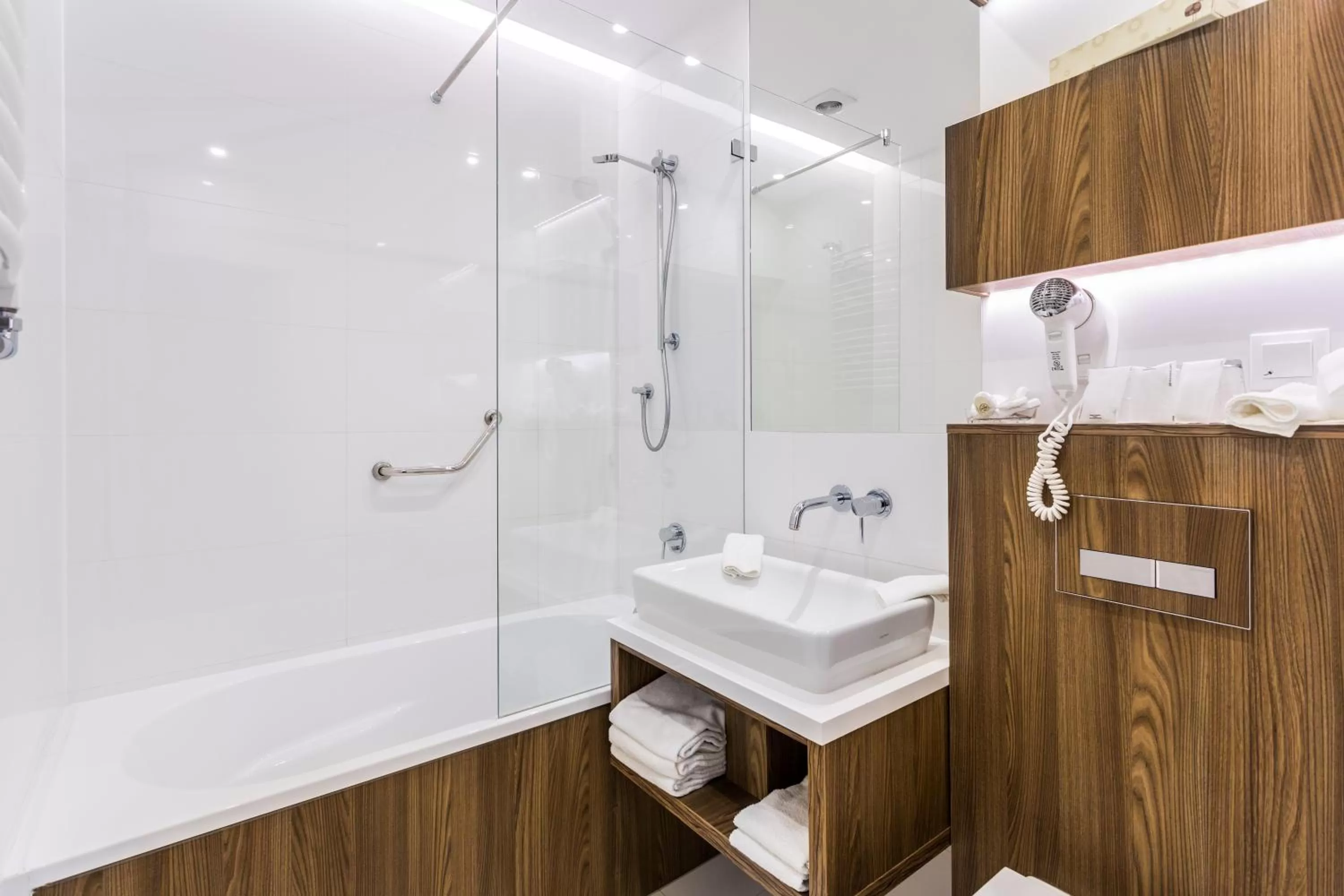 Toilet in Hotel Elektor Premium