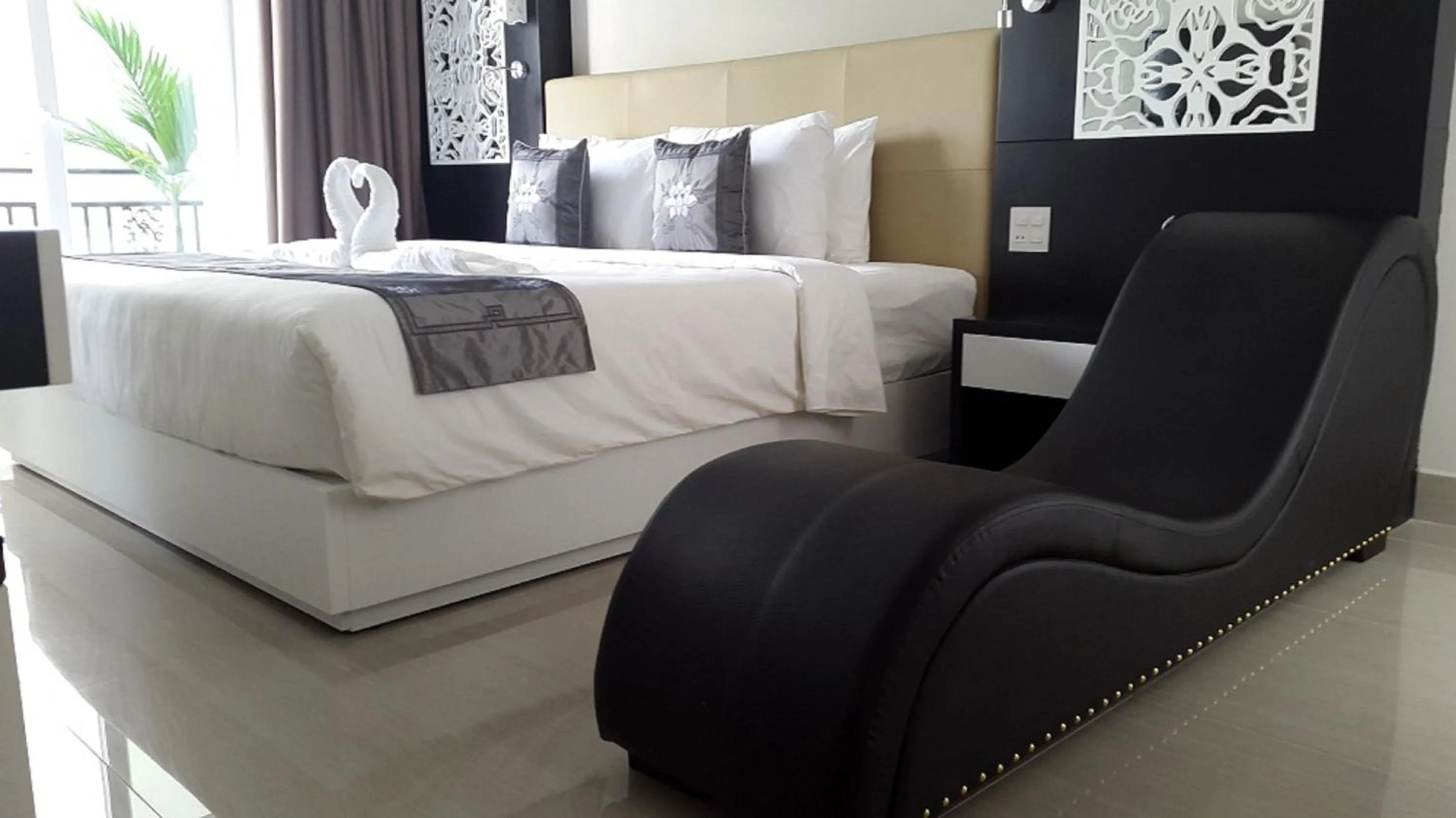 Shower, Bed in Muine Sports Hotel