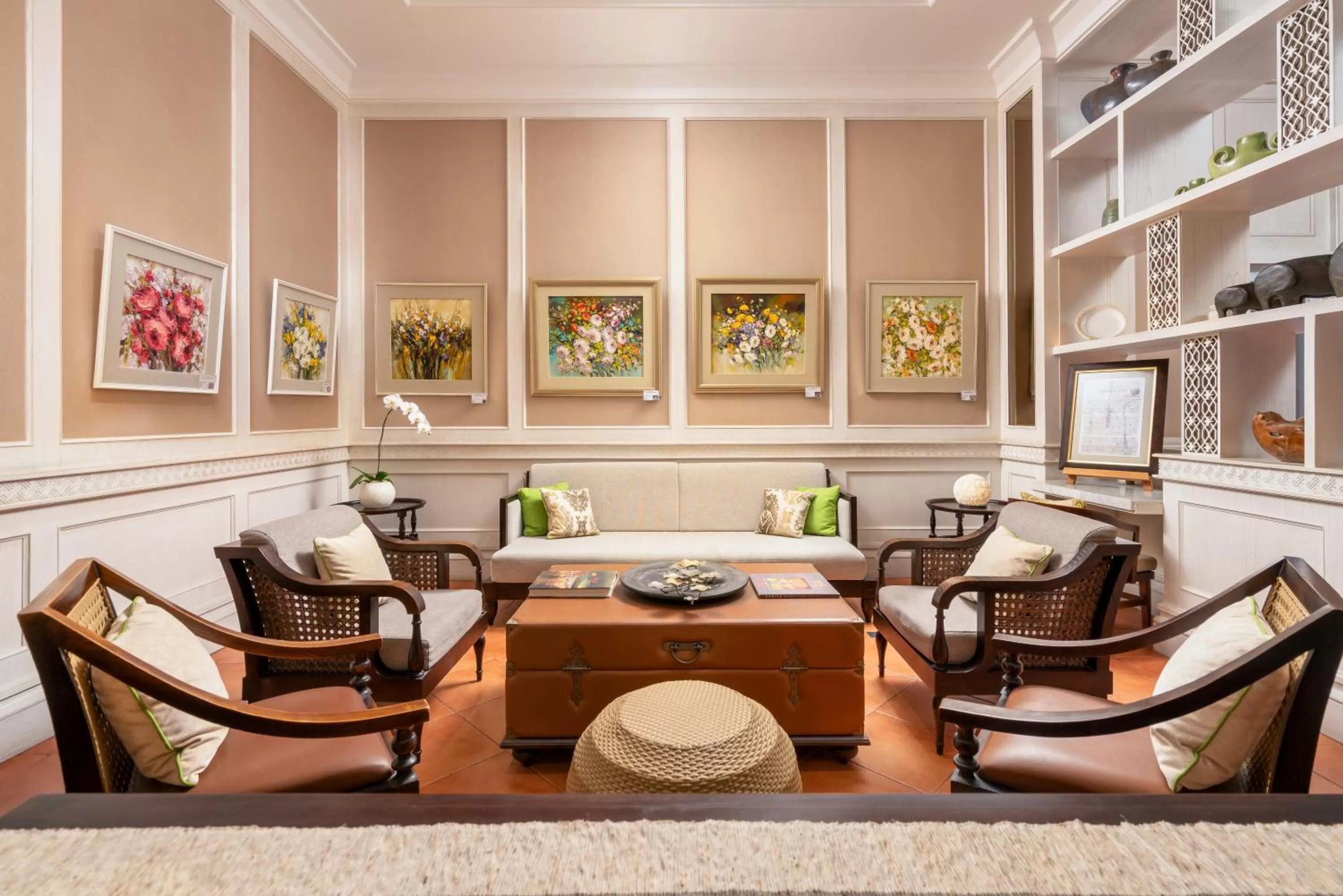 Library in Maison Aurelia Sanur, Bali - By Préférence