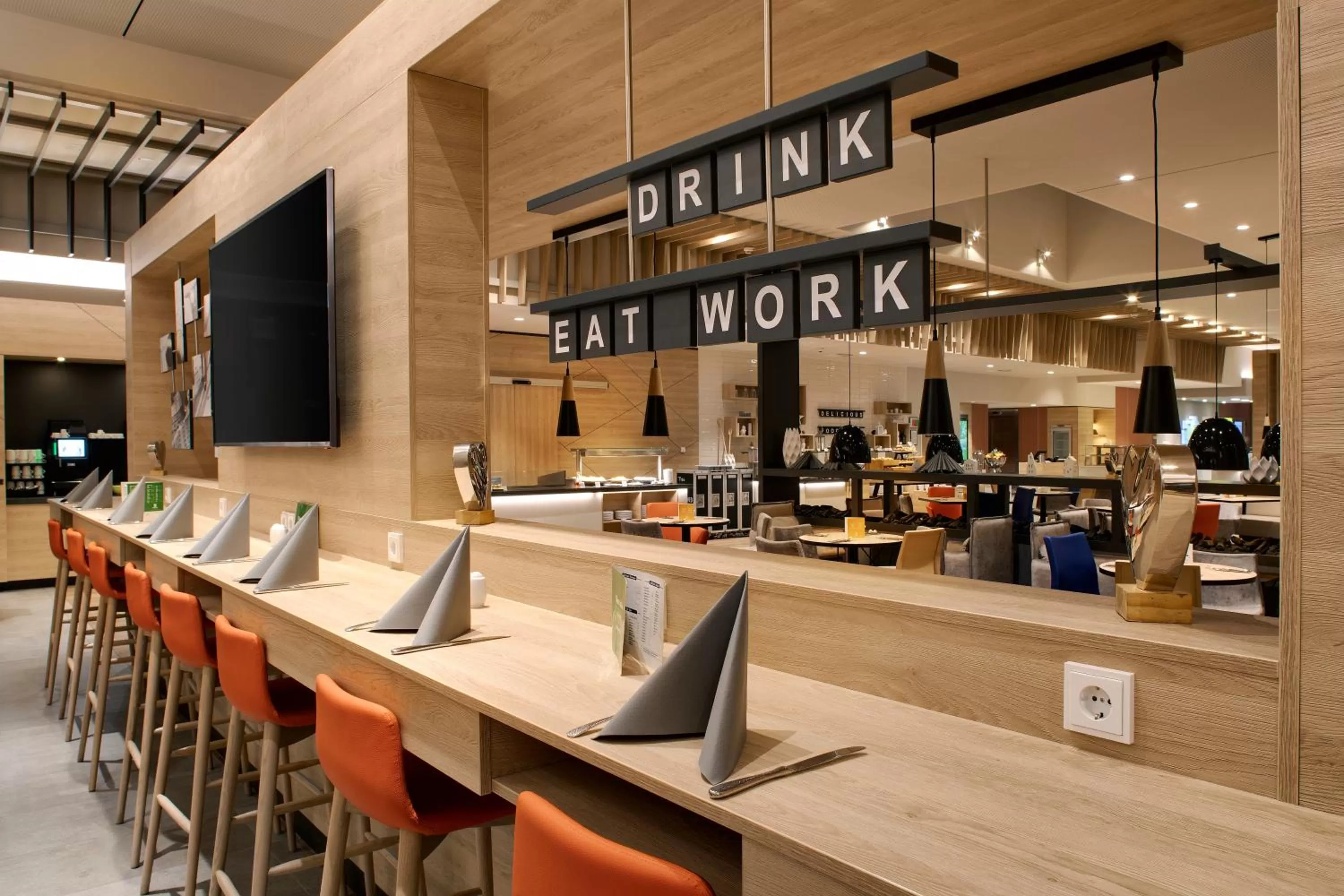 Restaurant/places to eat in Holiday Inn Frankfurt Airport by IHG