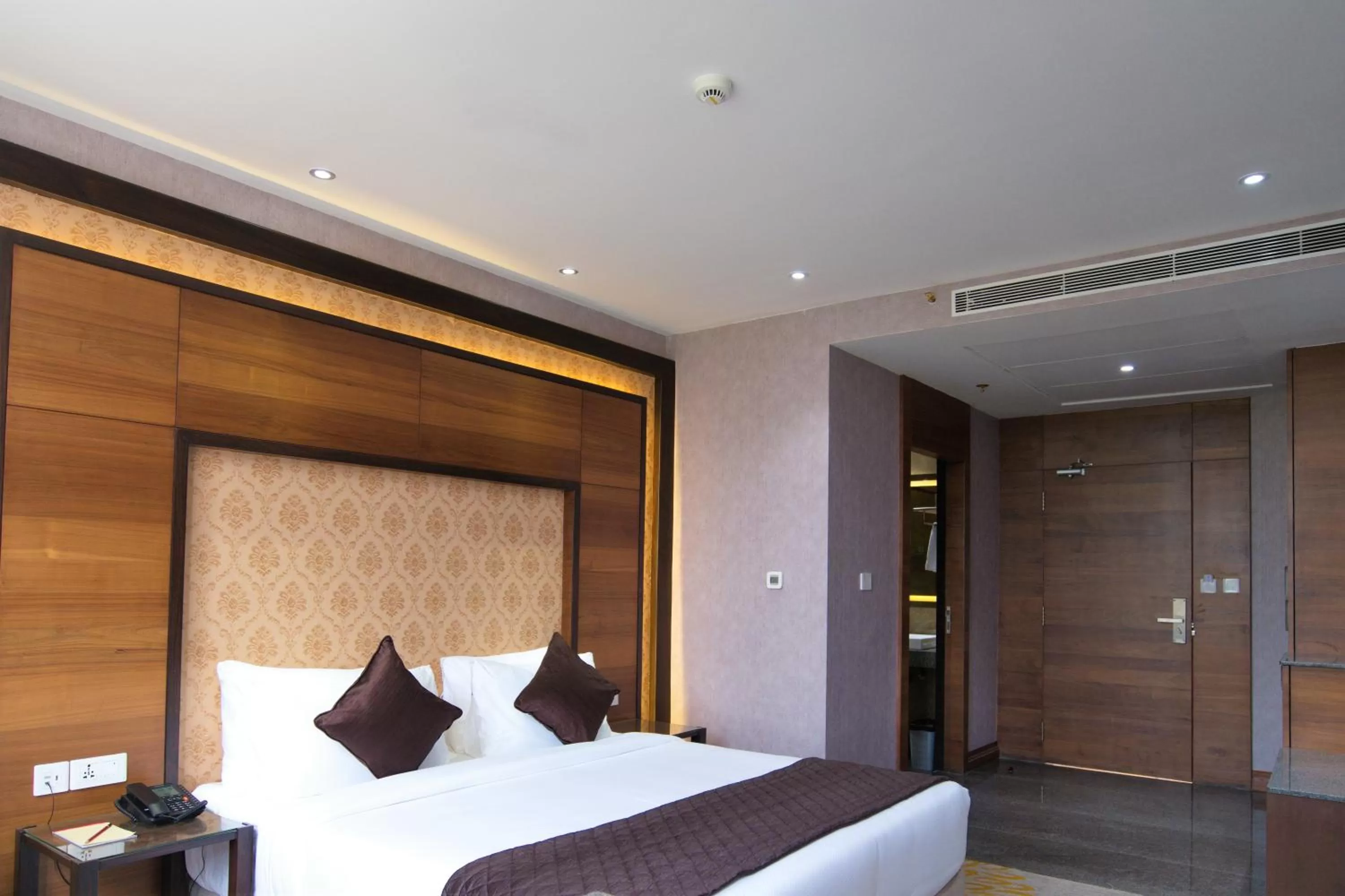 Bedroom, Bed in Hotel Hills