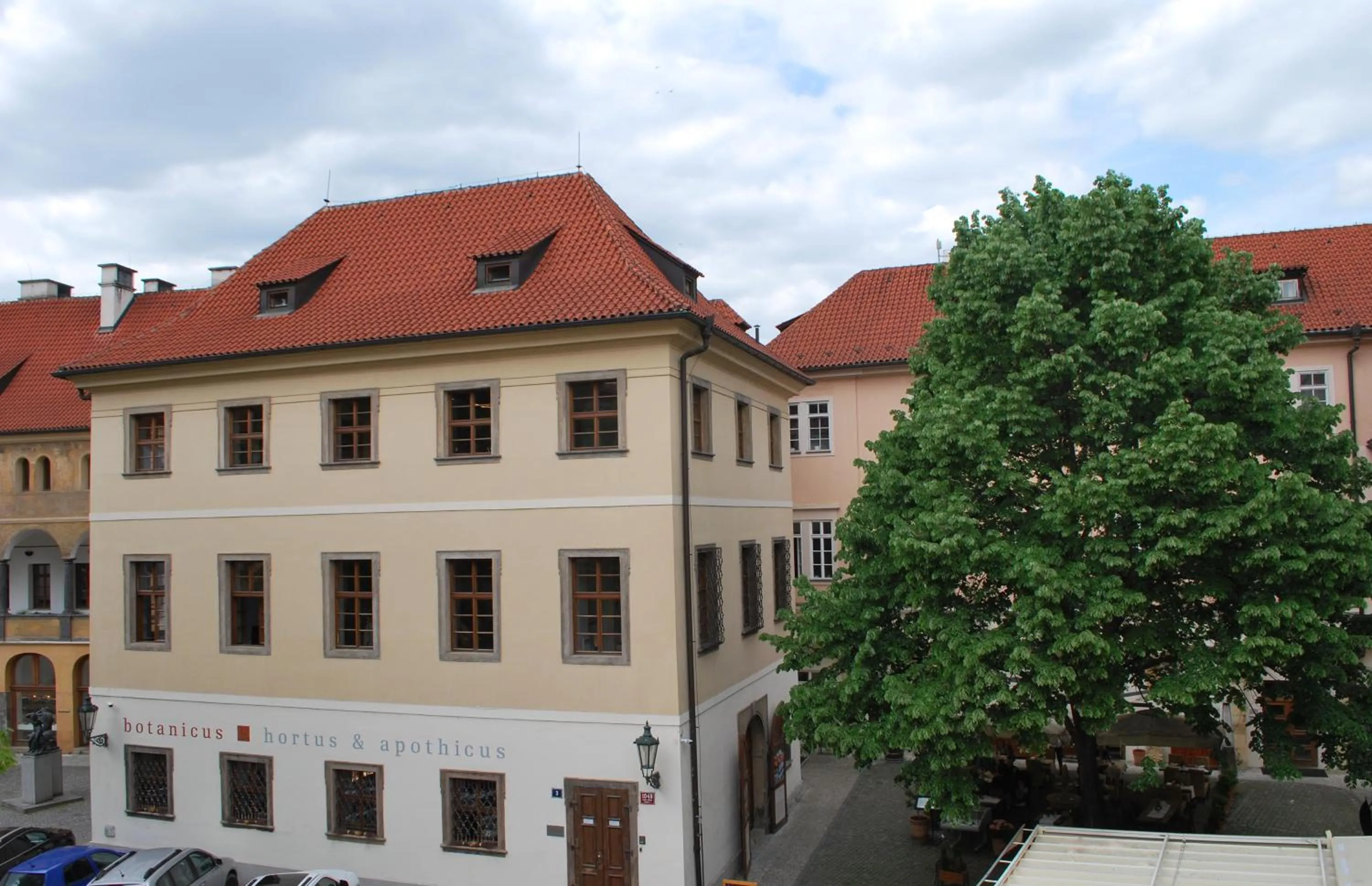 Property building in Hotel Metamorphis