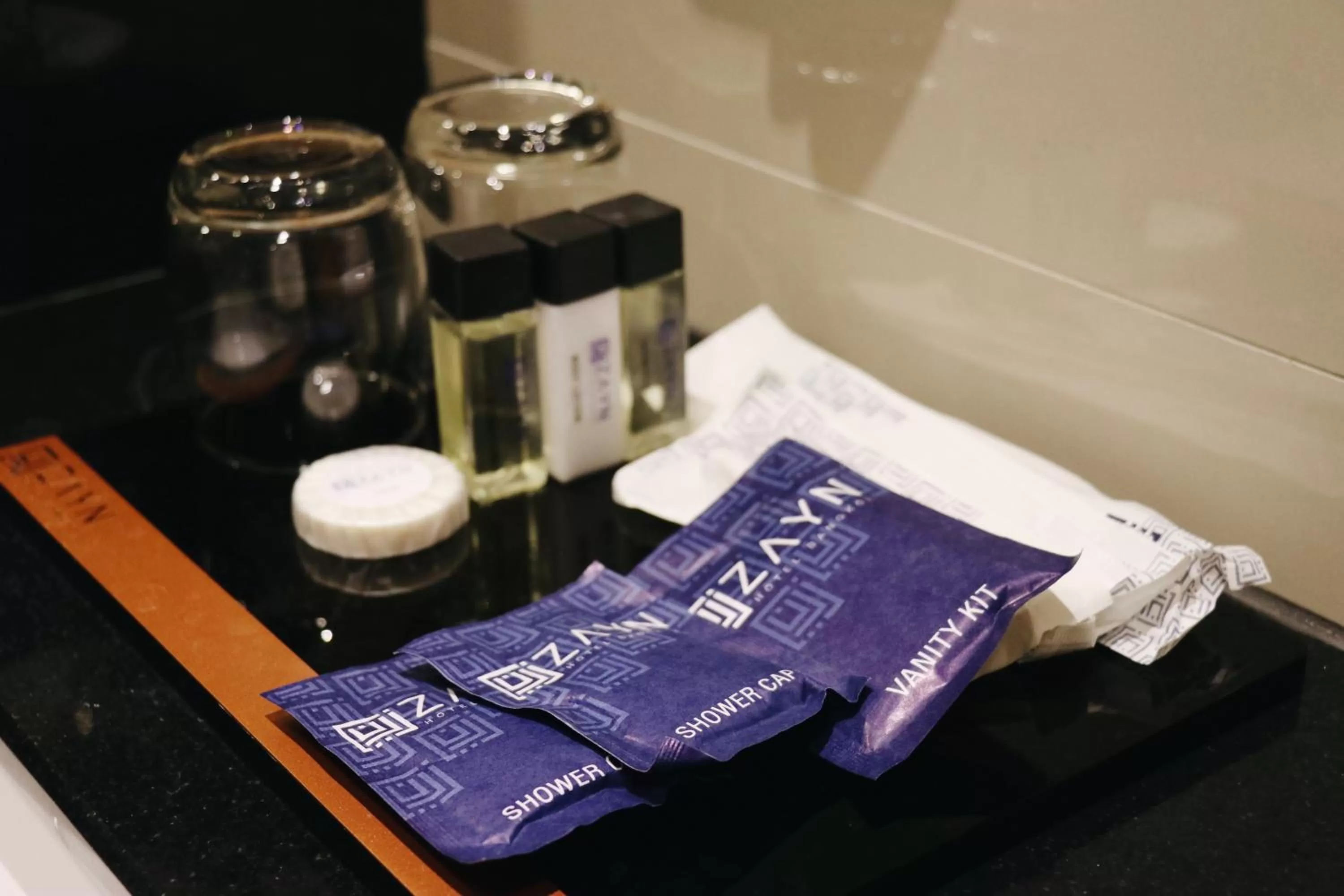 Bathroom, Bed in Zayn Hotel Bangkok - Airport Link Access