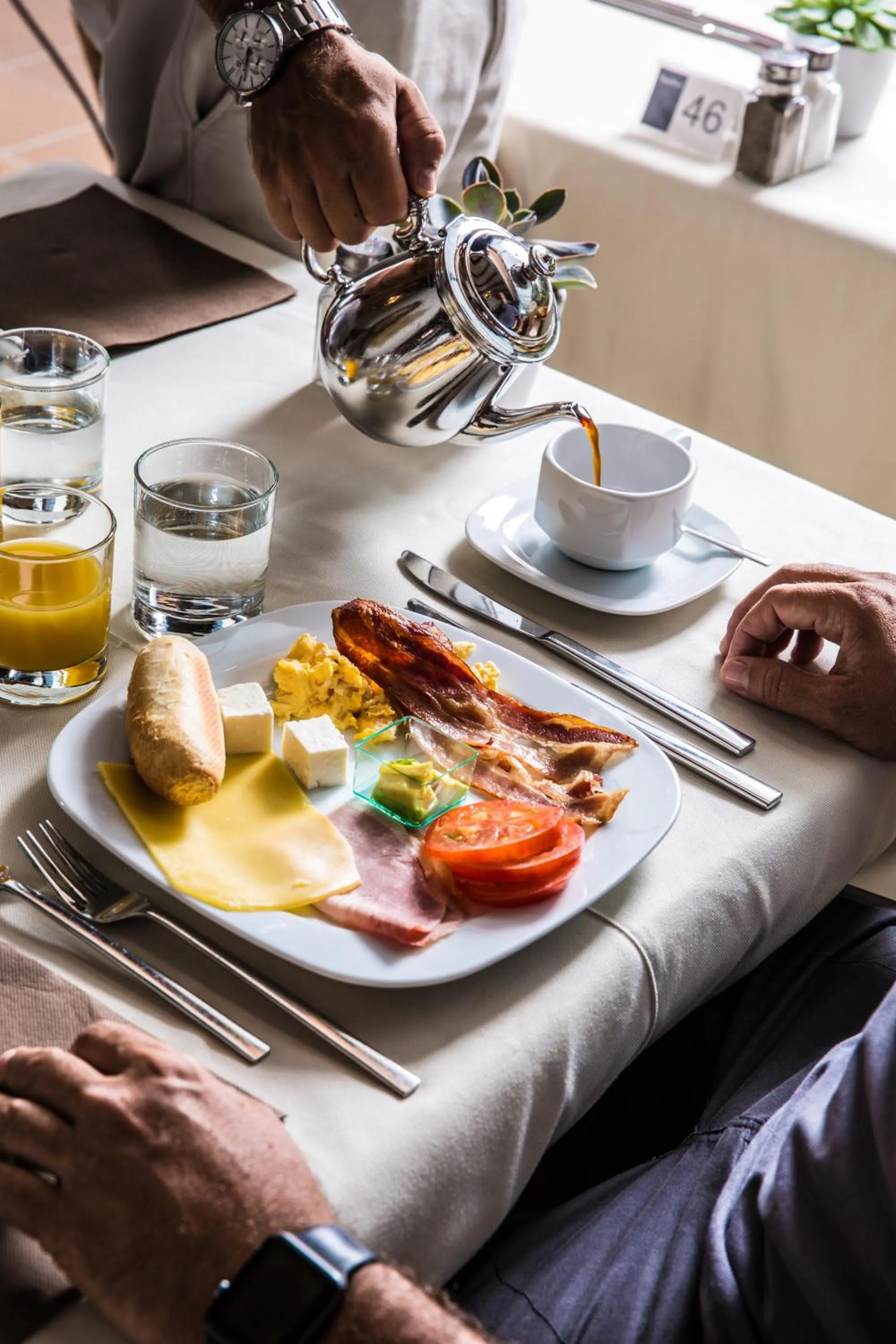 Food and drinks in Mon Port Hotel & Spa