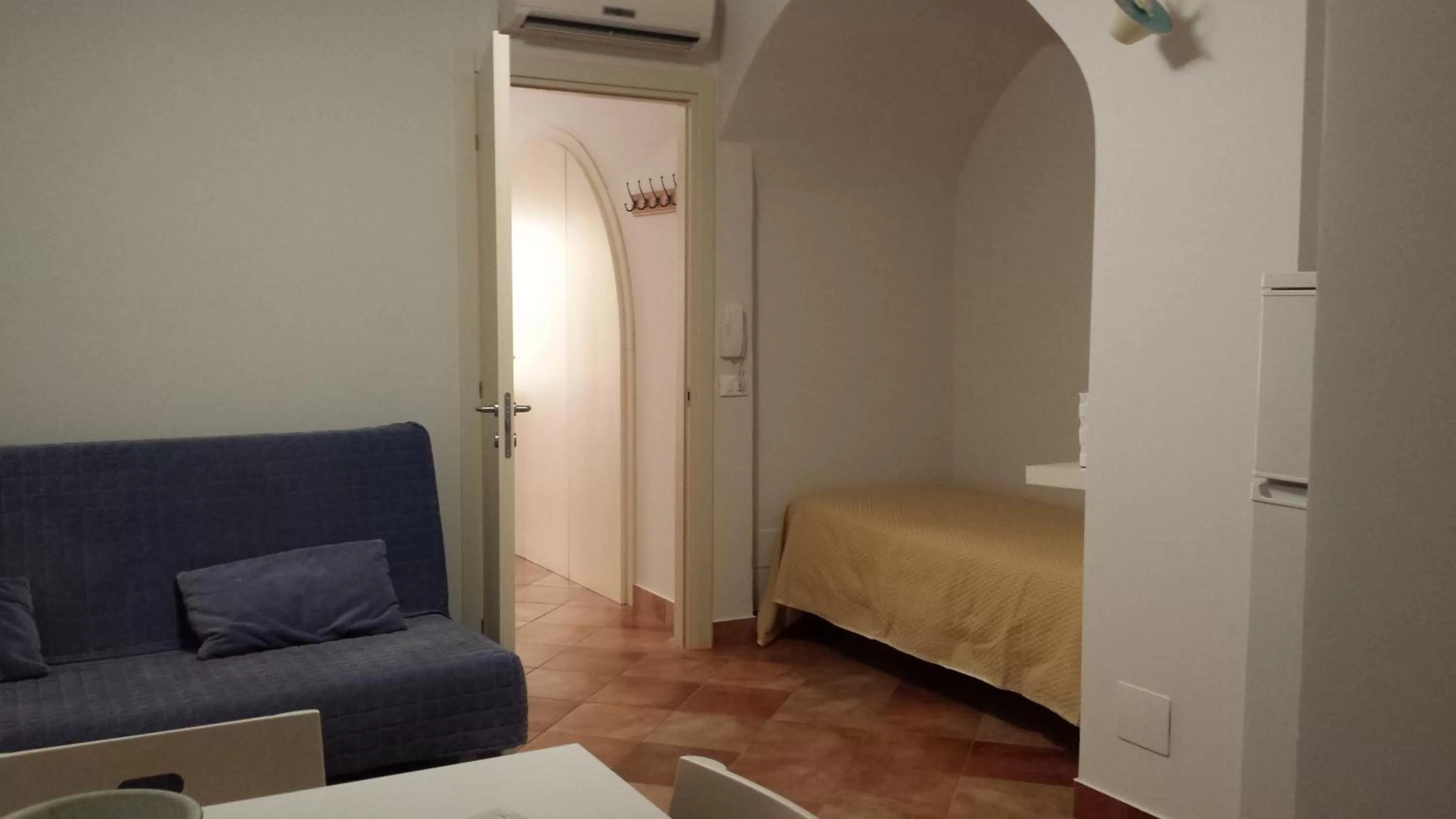 Living room, Bed in Iblea Paradise