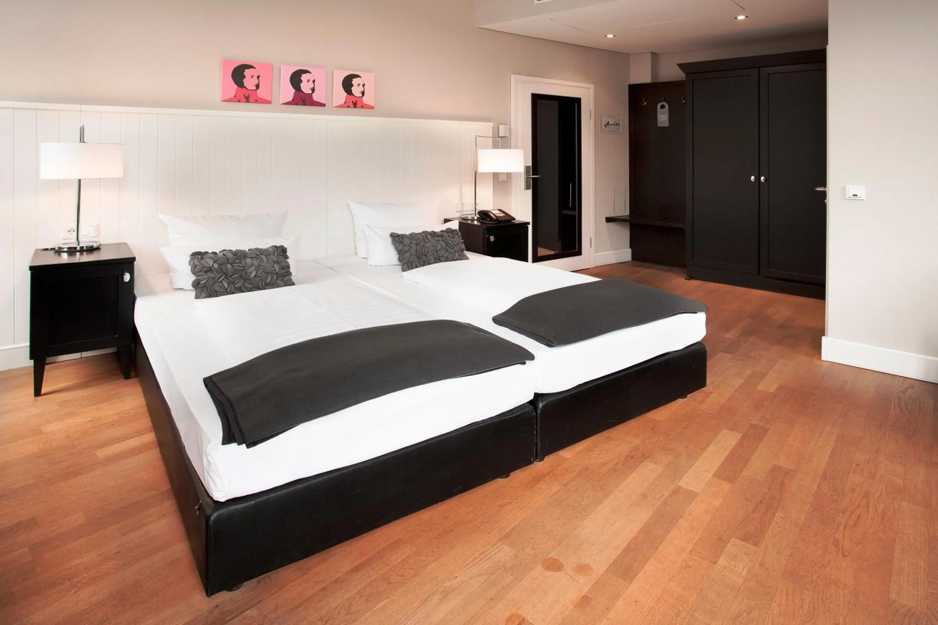 Photo of the whole room, Bed in Hotel Victoria