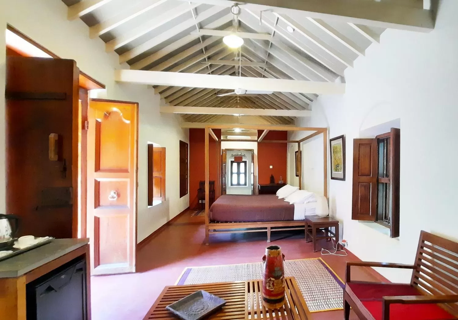 Photo of the whole room, Bed in Saratha Vilas Chettinad