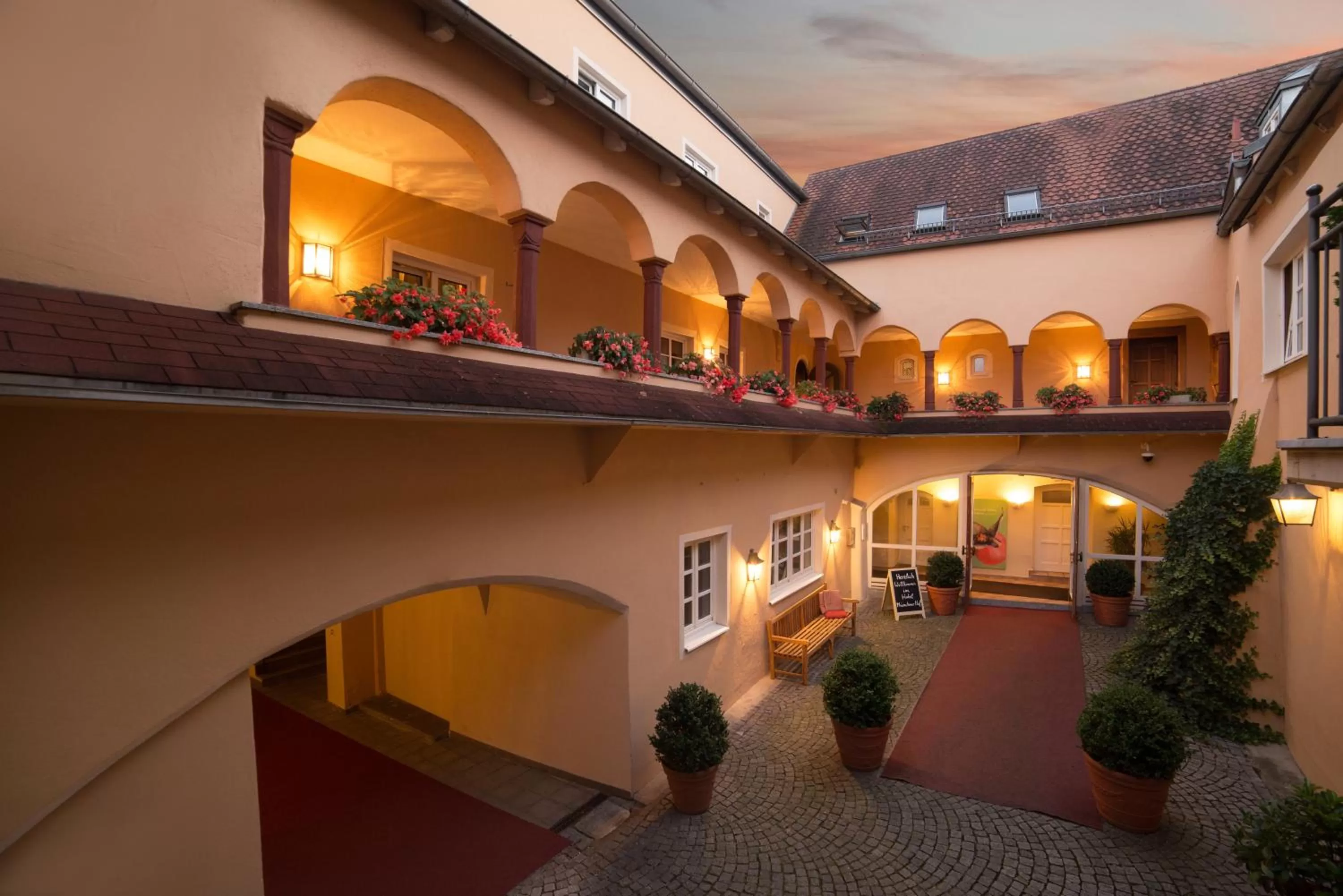 Facade/entrance in Boardinghouse Hotel Münchner Hof Pfarrkirchen