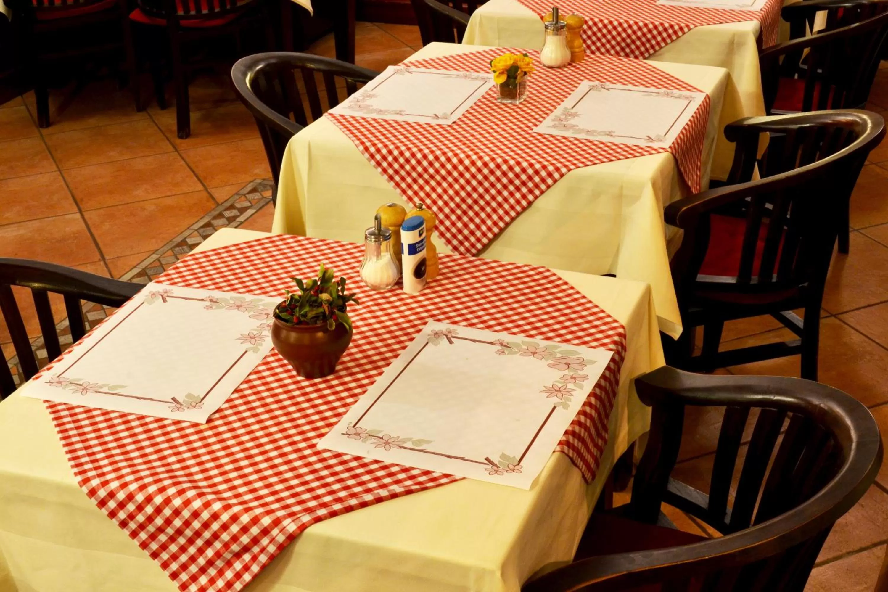 Restaurant/places to eat in Hotel Athos