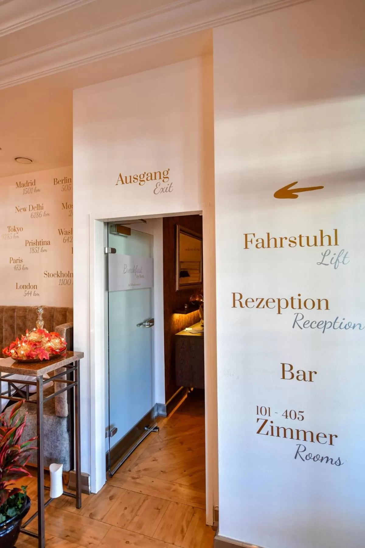 Logo/Certificate/Sign in STADT HOTEL Iserlohn