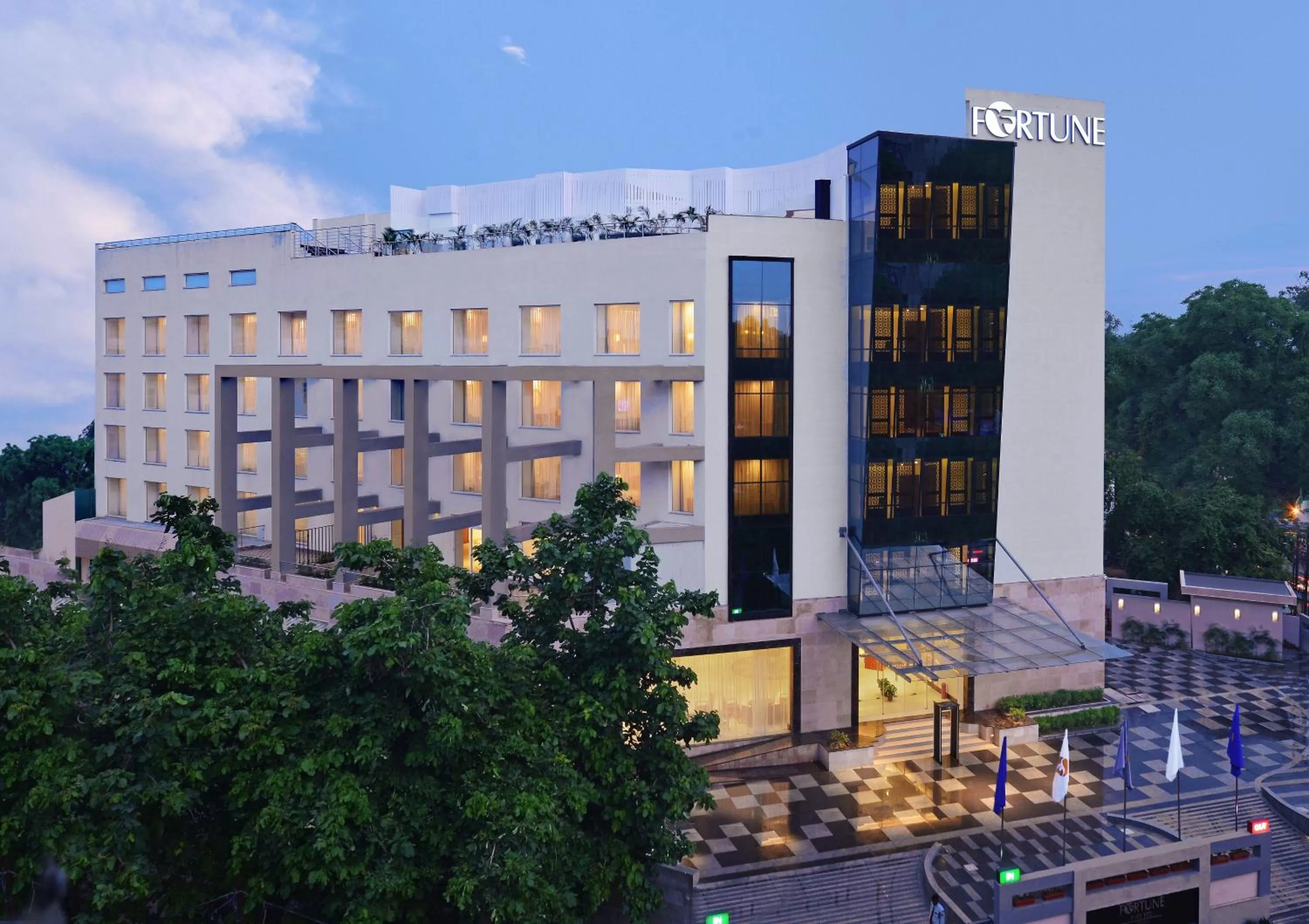 Facade/entrance in Fortune Park BBD, Lucknow - Member ITC Hotels' Group