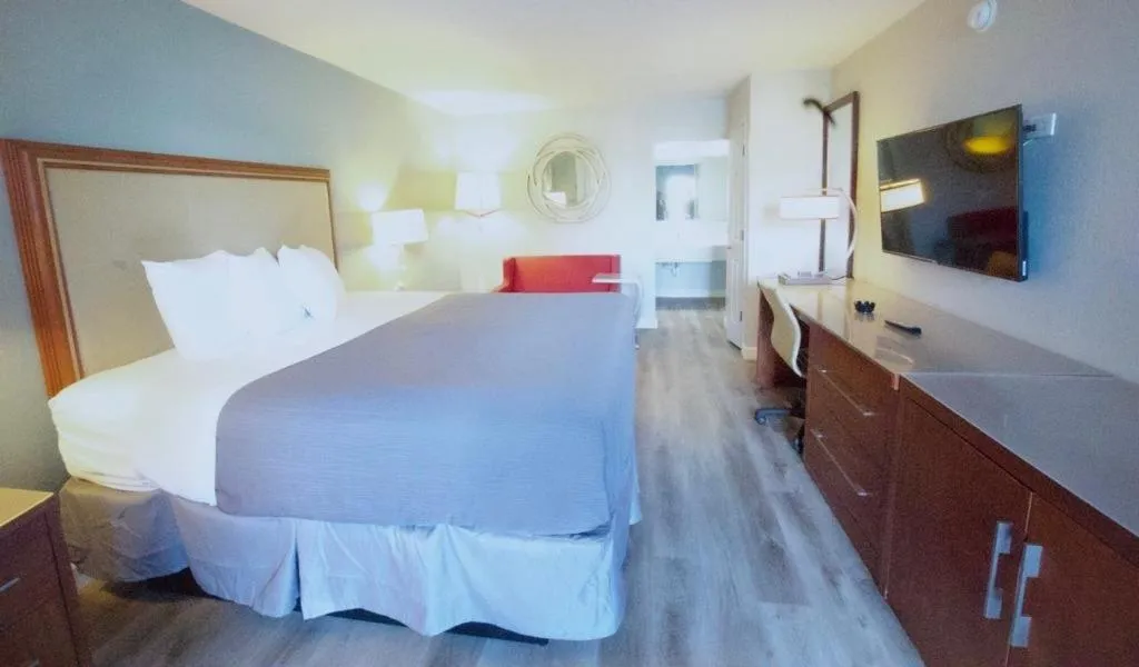 Bed in Budgetel Inn & Suites Memphis