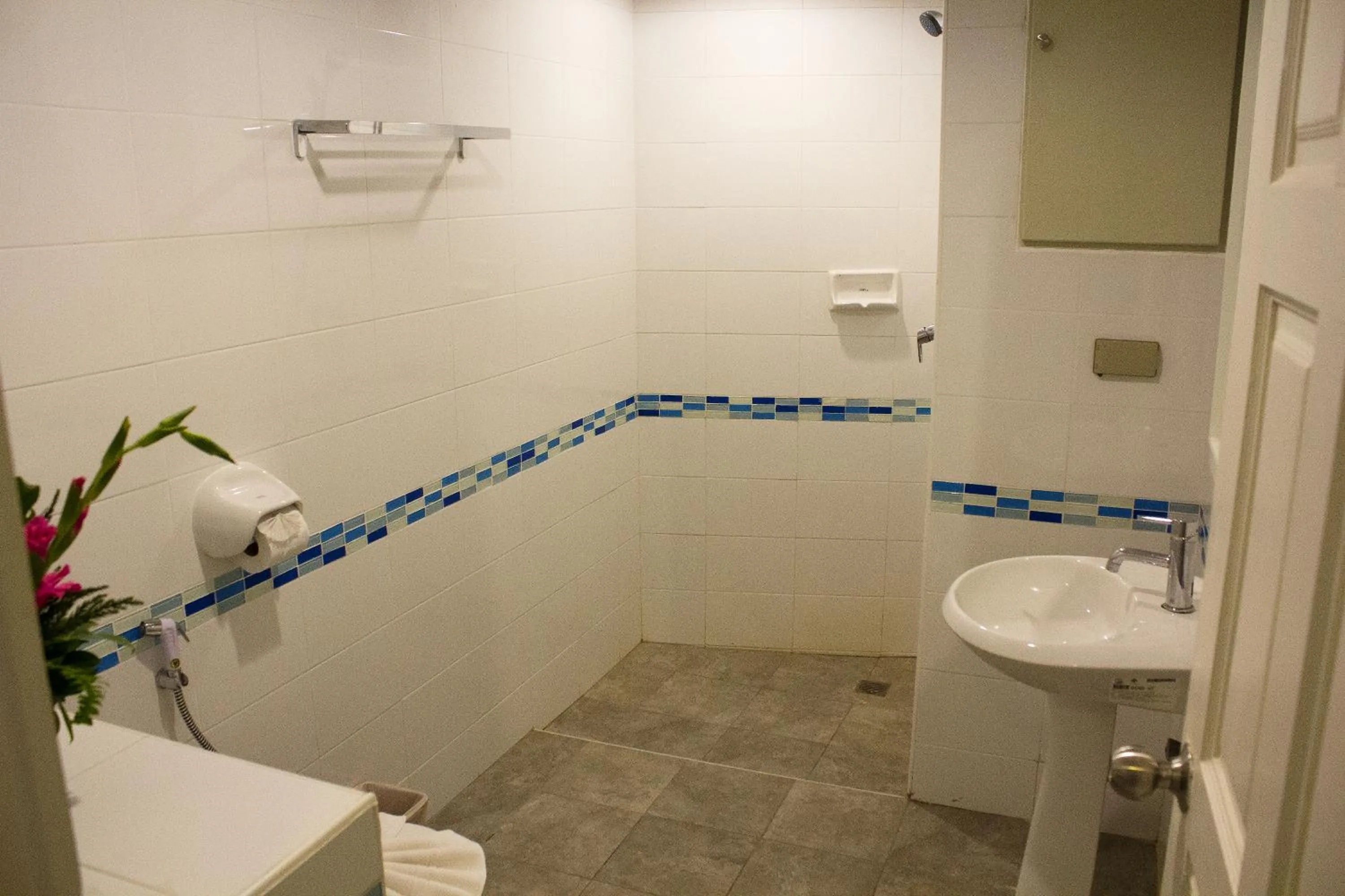 Shower in ON Hotel Phuket - SHA