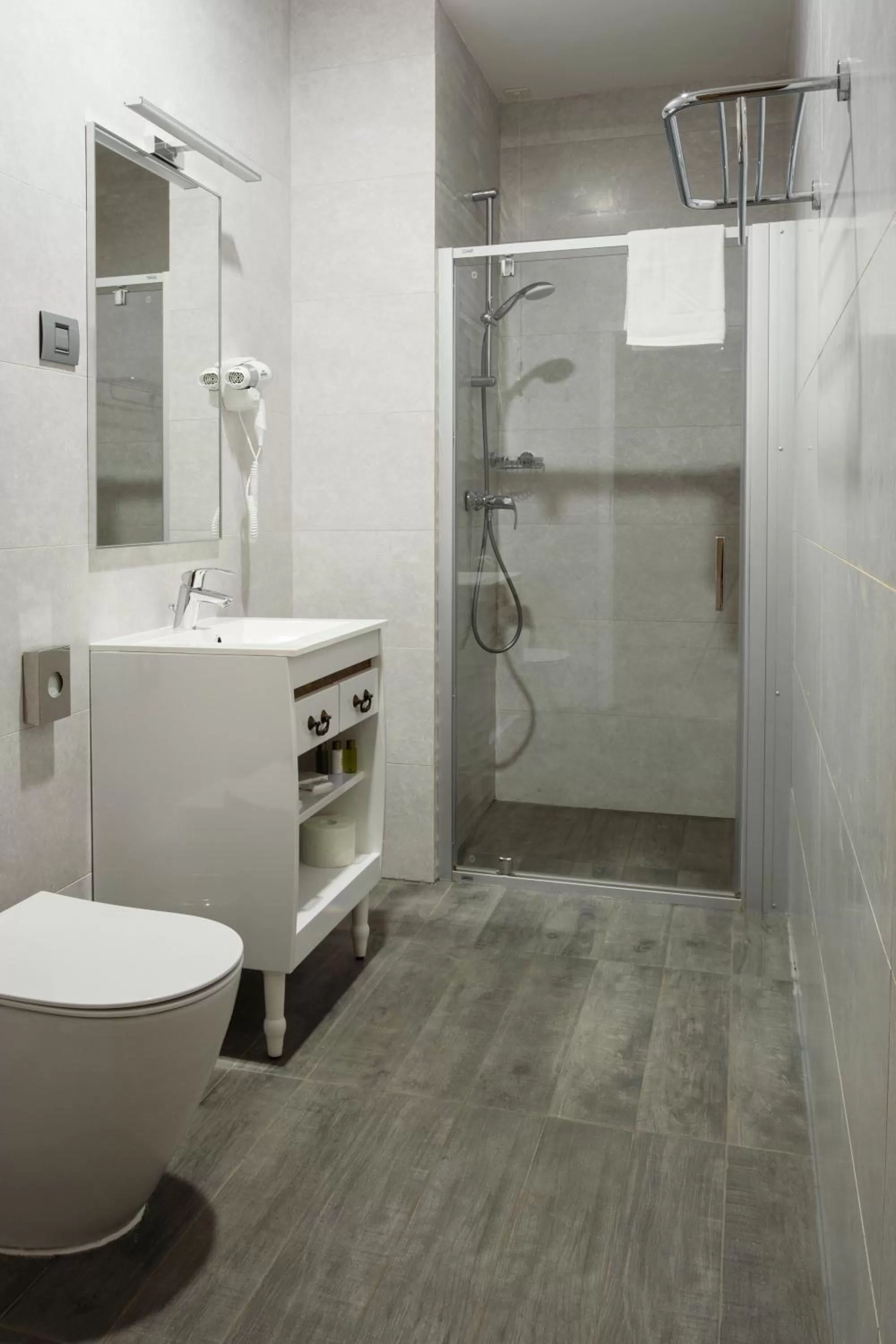 Shower in New Era Hotel Old Town Party Zone Bucharest- parking with fee nearby - NOT at the hotel !