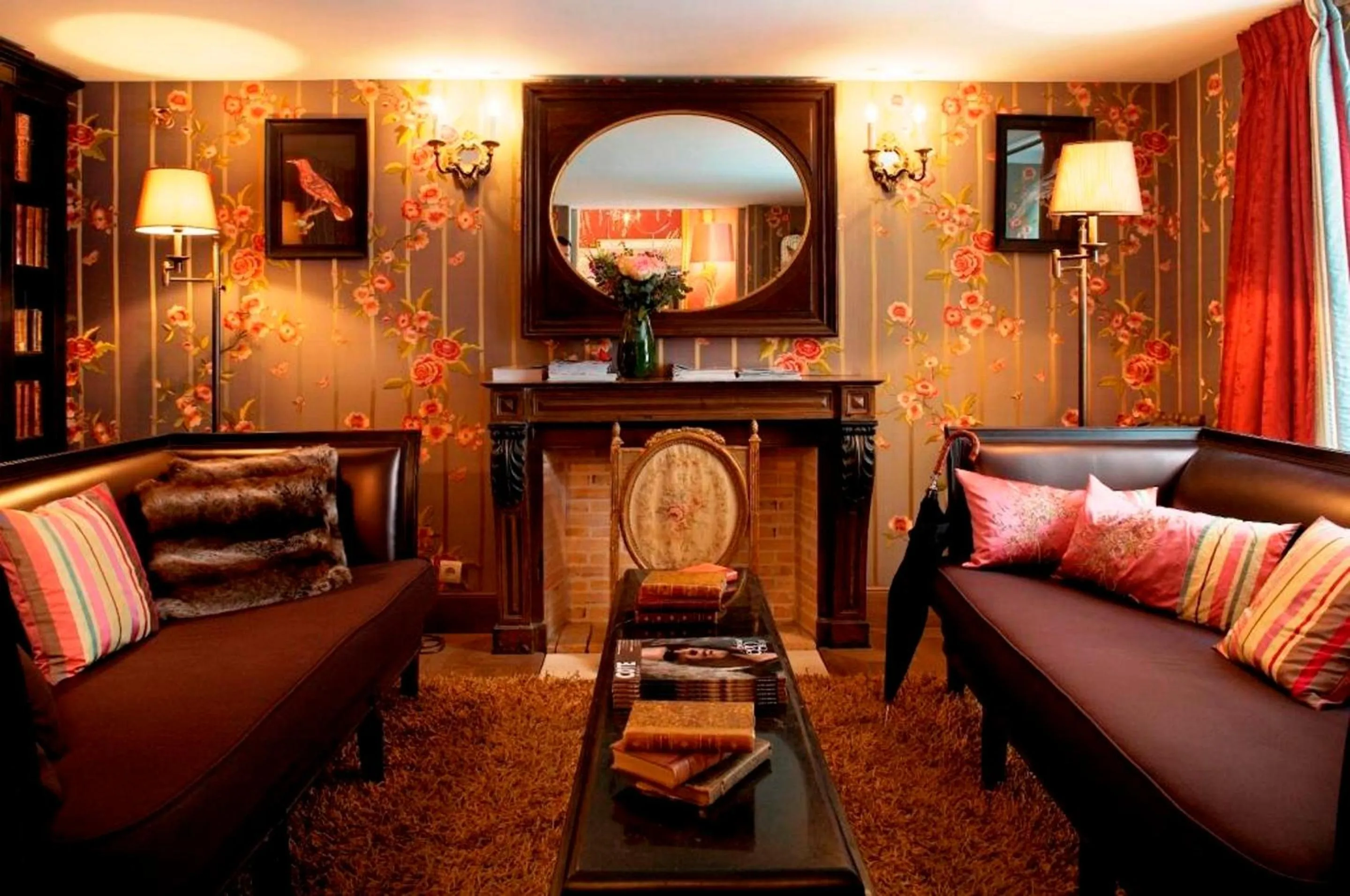 Lounge or bar in Hôtel Chateaubriand