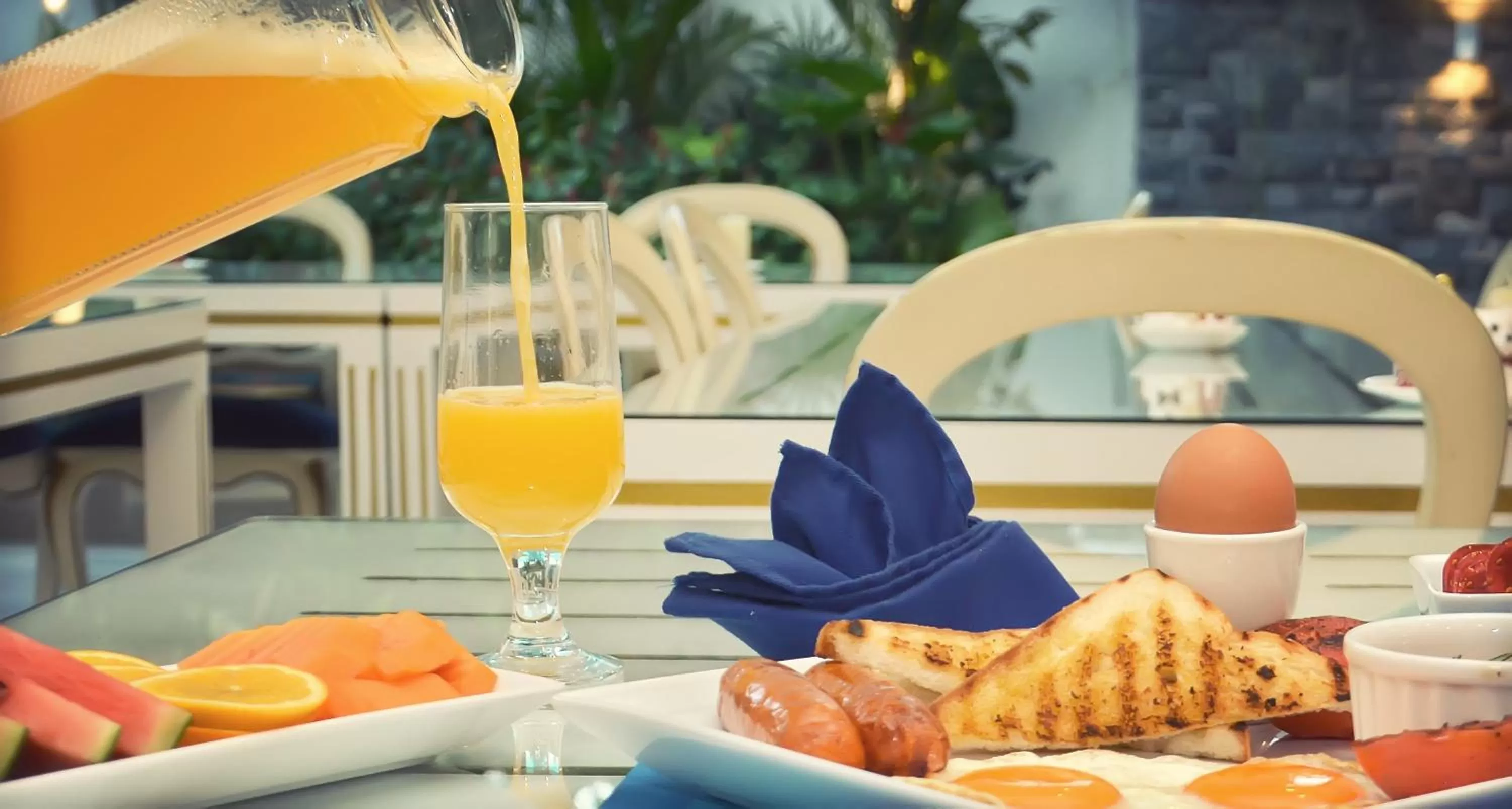 English/Irish breakfast in Negombo New Queen's Palace