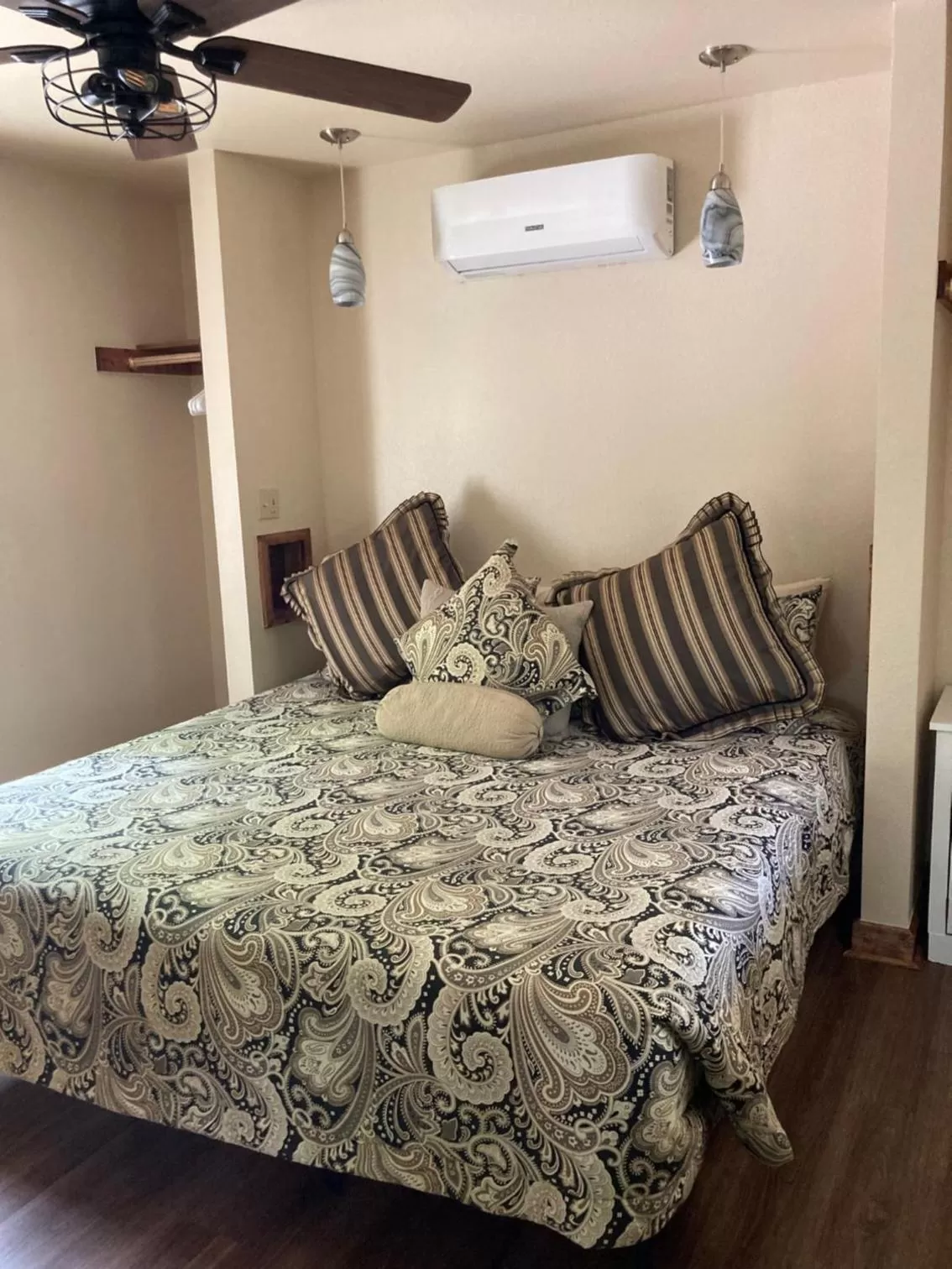 Bed in All Seasons Treehouse Village