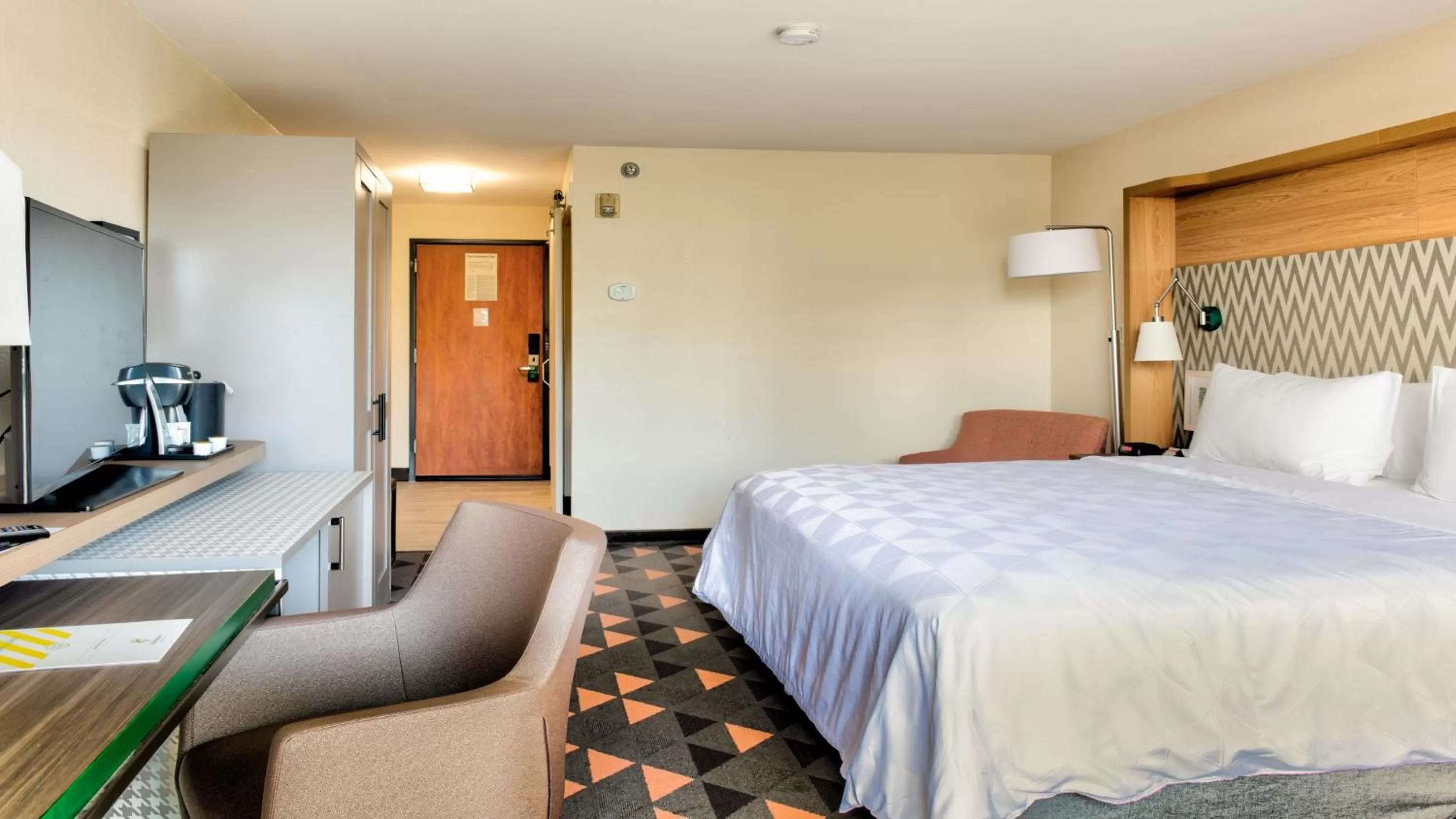 Bed in Holiday Inn Phoenix-Mesa Chandler by IHG