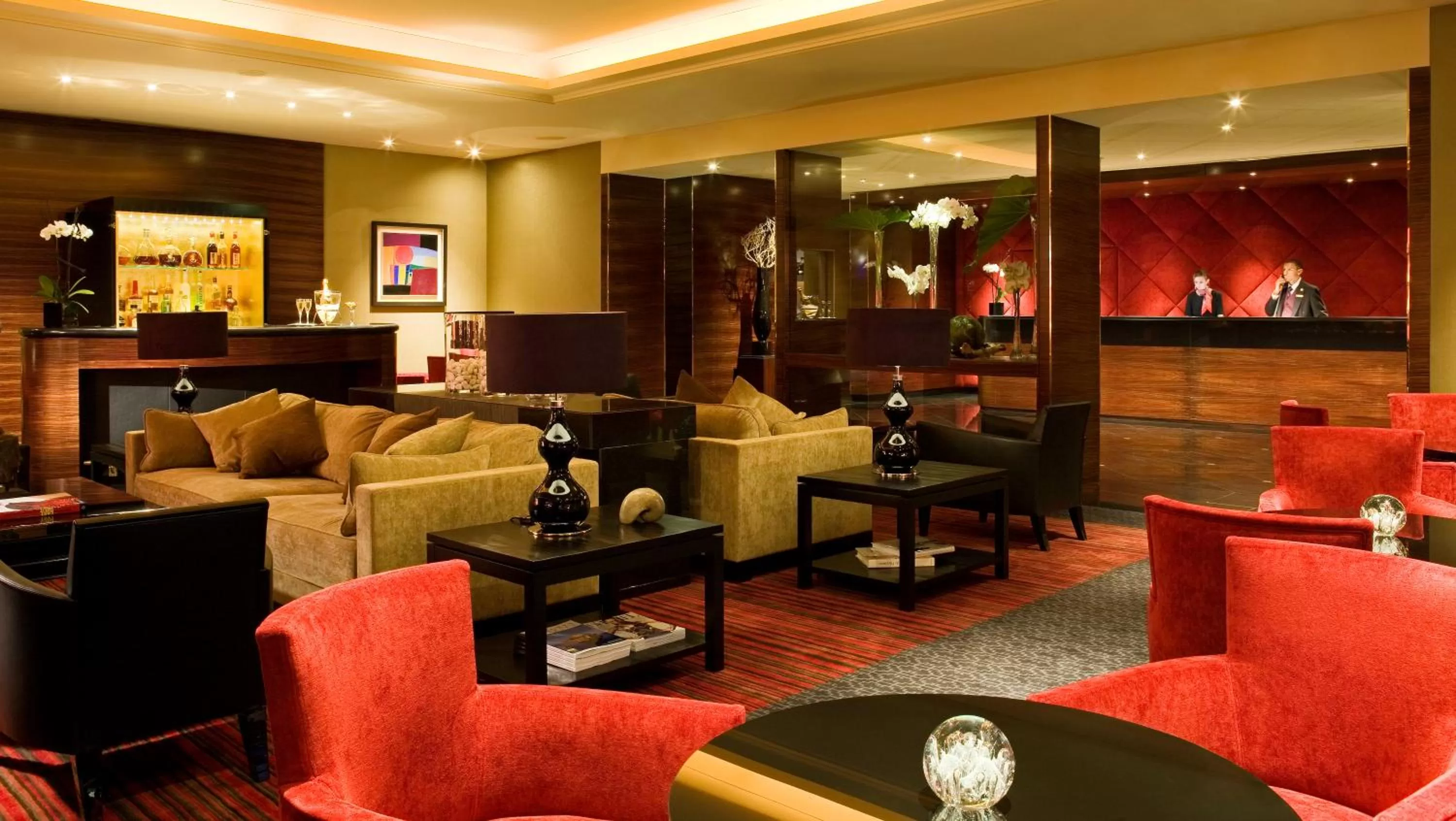 Lounge or bar in Warwick Champs-Elysées Paris