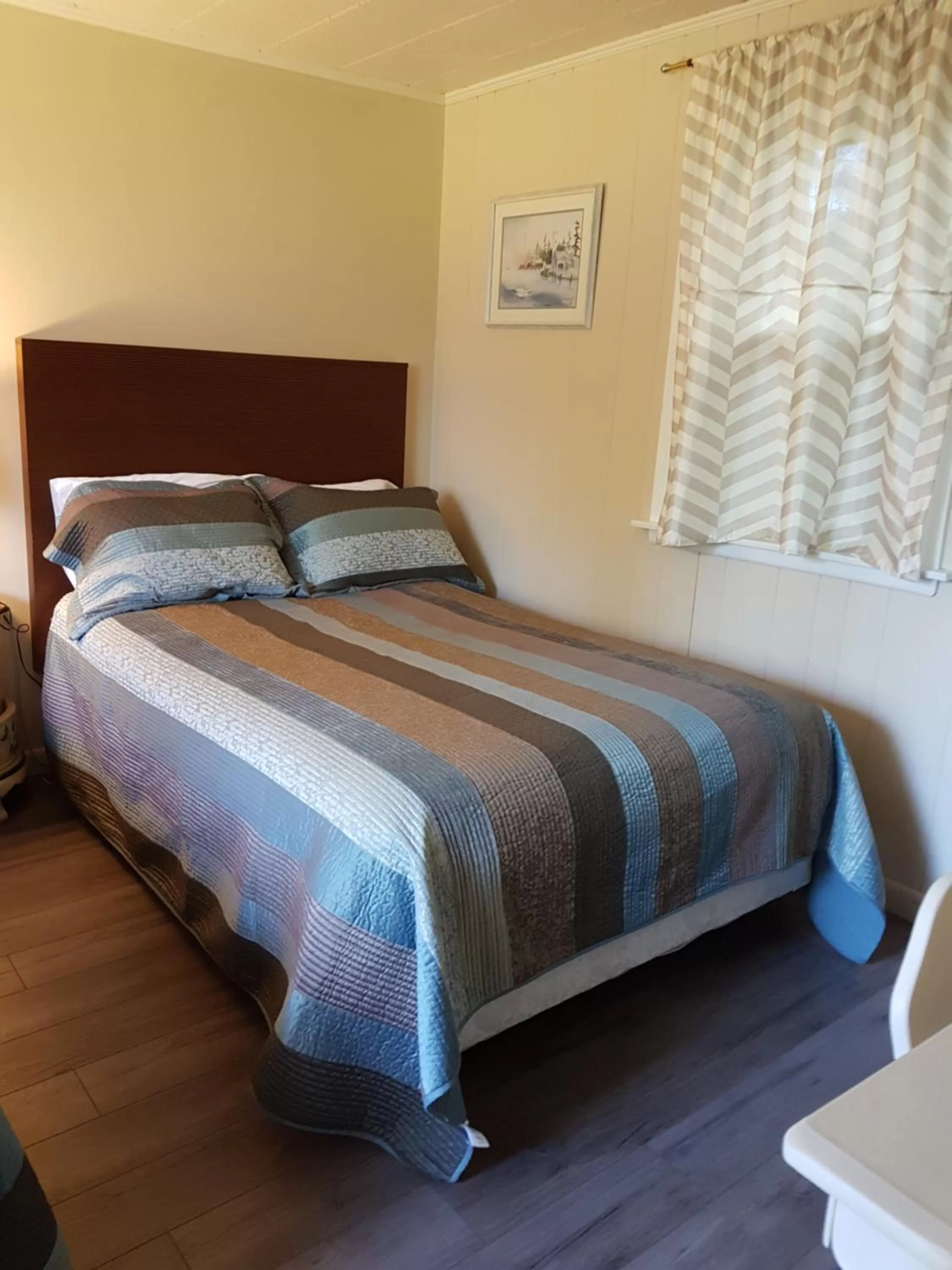 Bed in Pinecone Motel