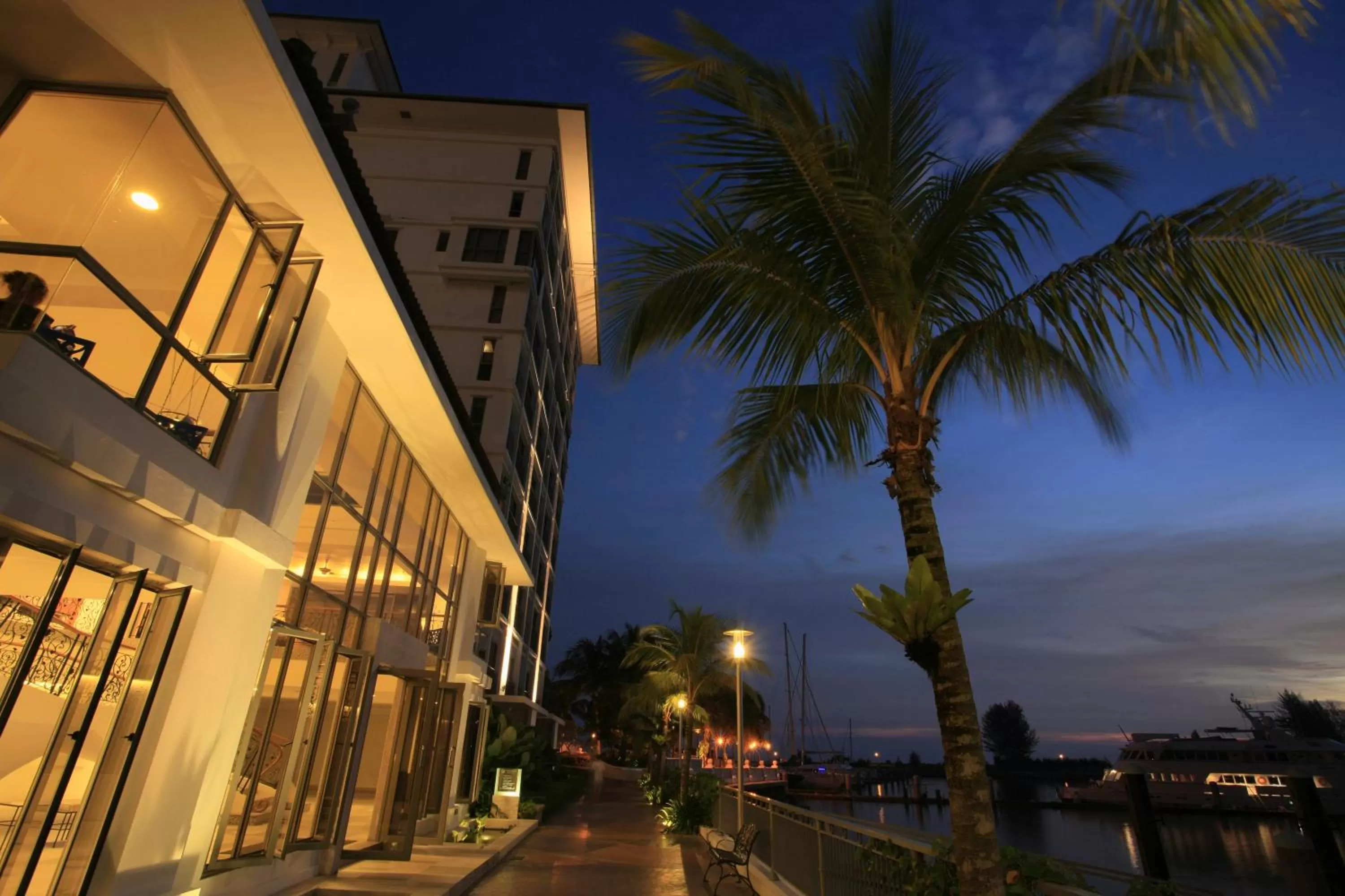 Avillion Admiral Cove