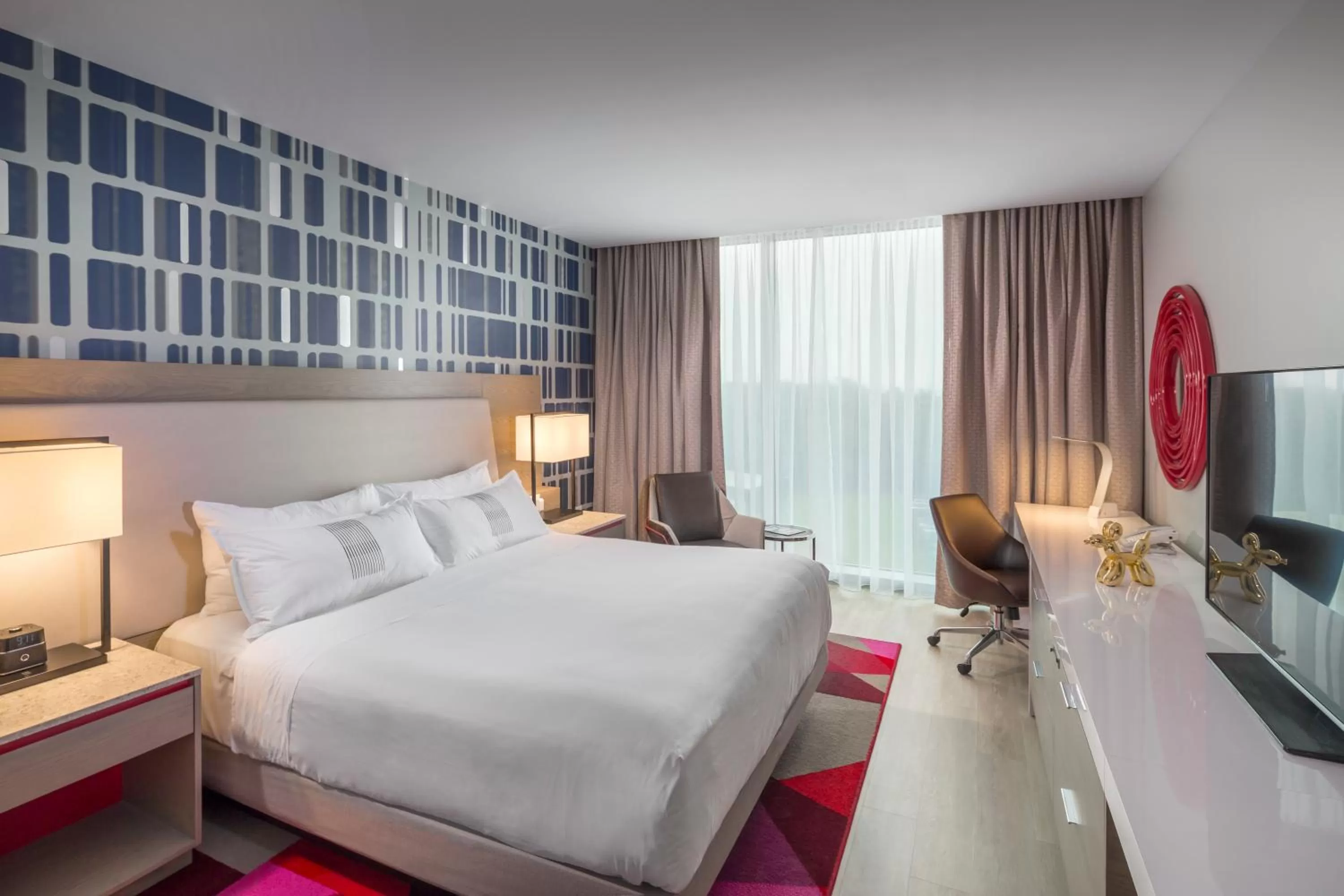 Bedroom, Bed in The Summit Hotel