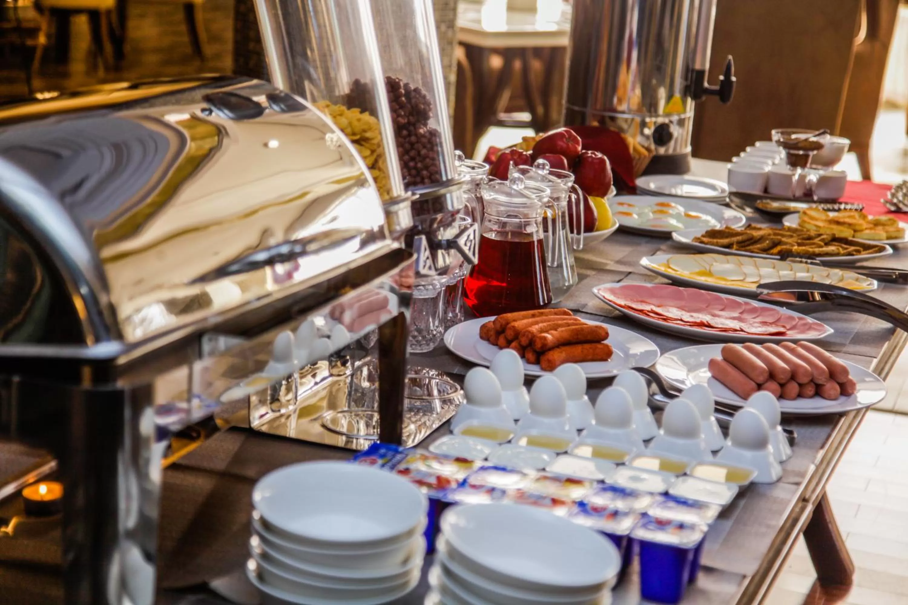 Buffet breakfast in Parliament Palace Hotel