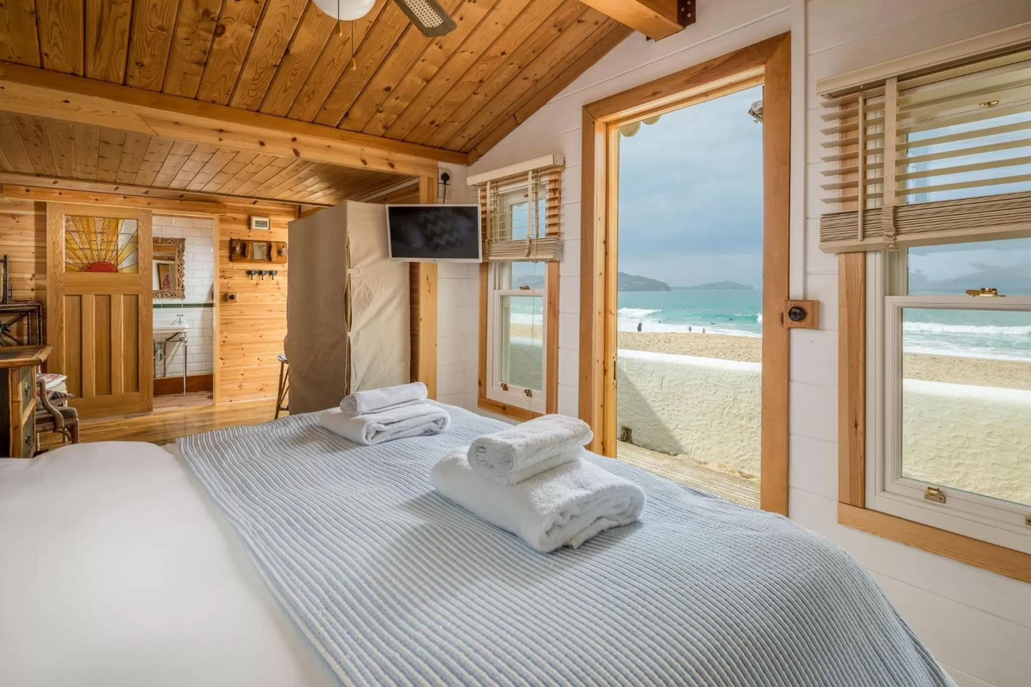 Decorative detail, Bed in Tolcarne Beach Colonial Restaurant and Rooms