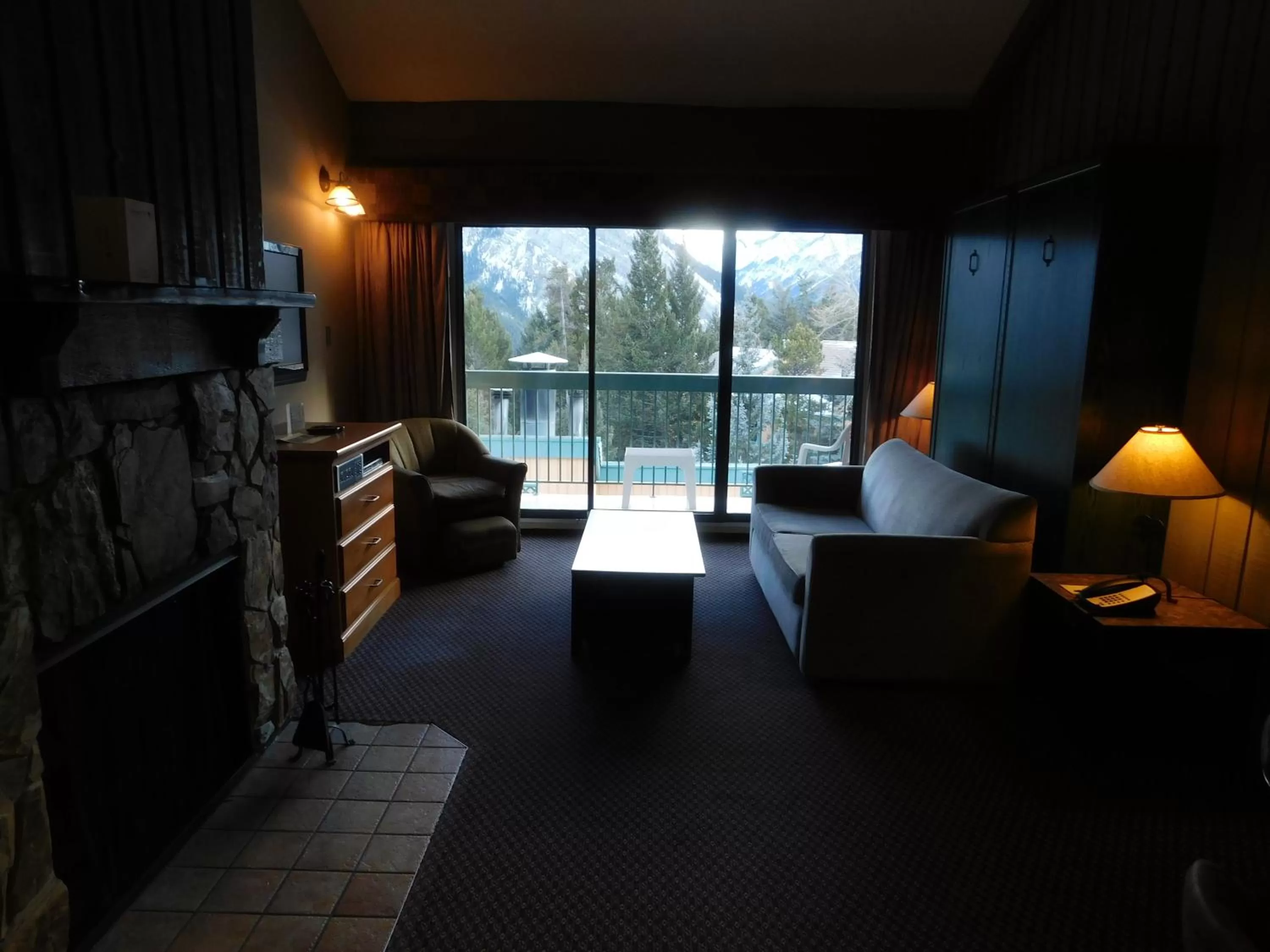 Living room, Bed in Douglas Fir Resort & Chalets