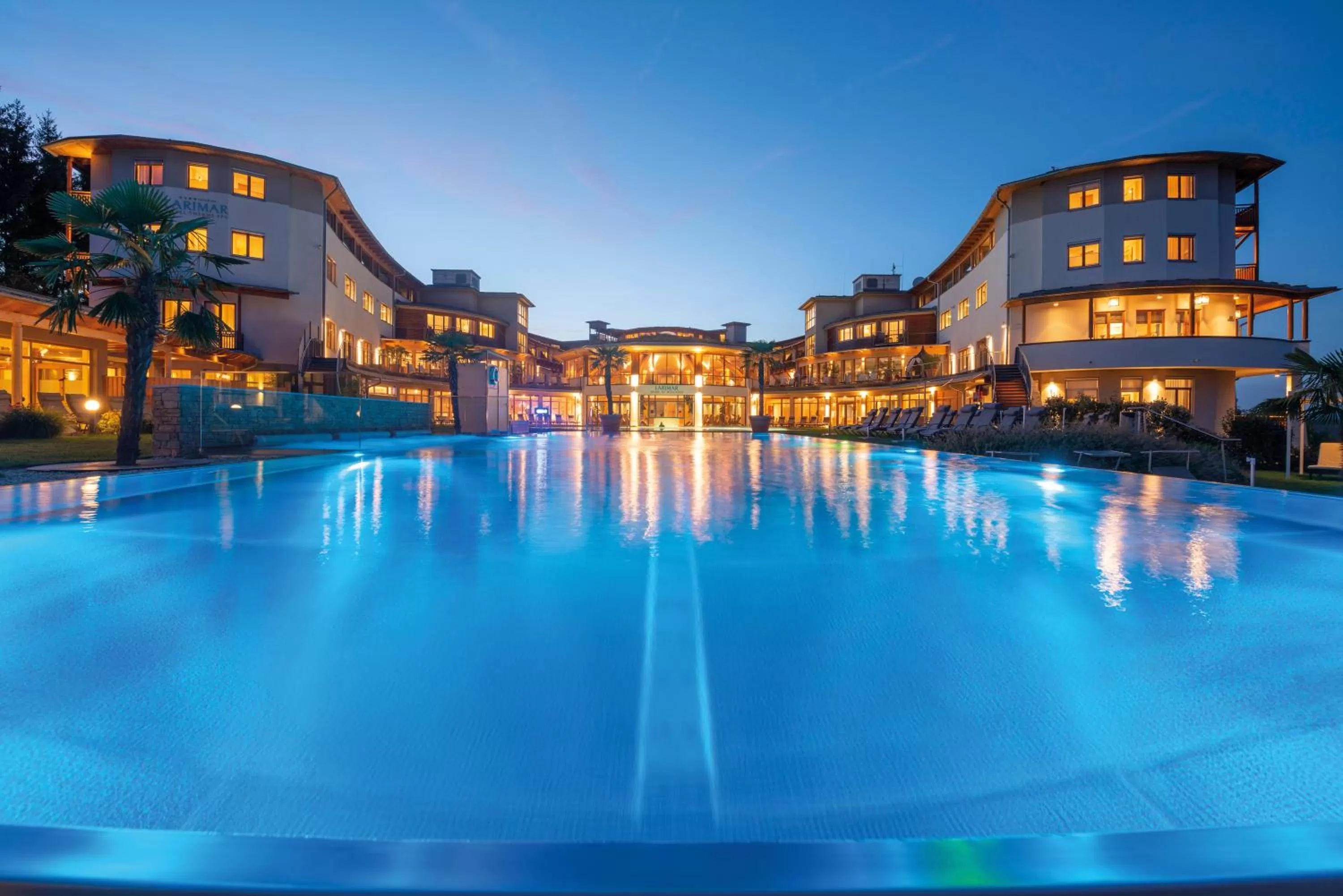 Swimming pool in Hotel & Spa Larimar