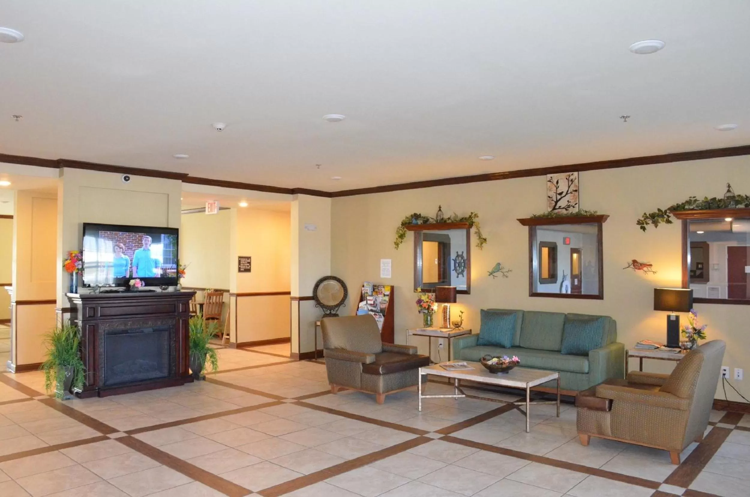 Seating area in Sierra Inn Minot