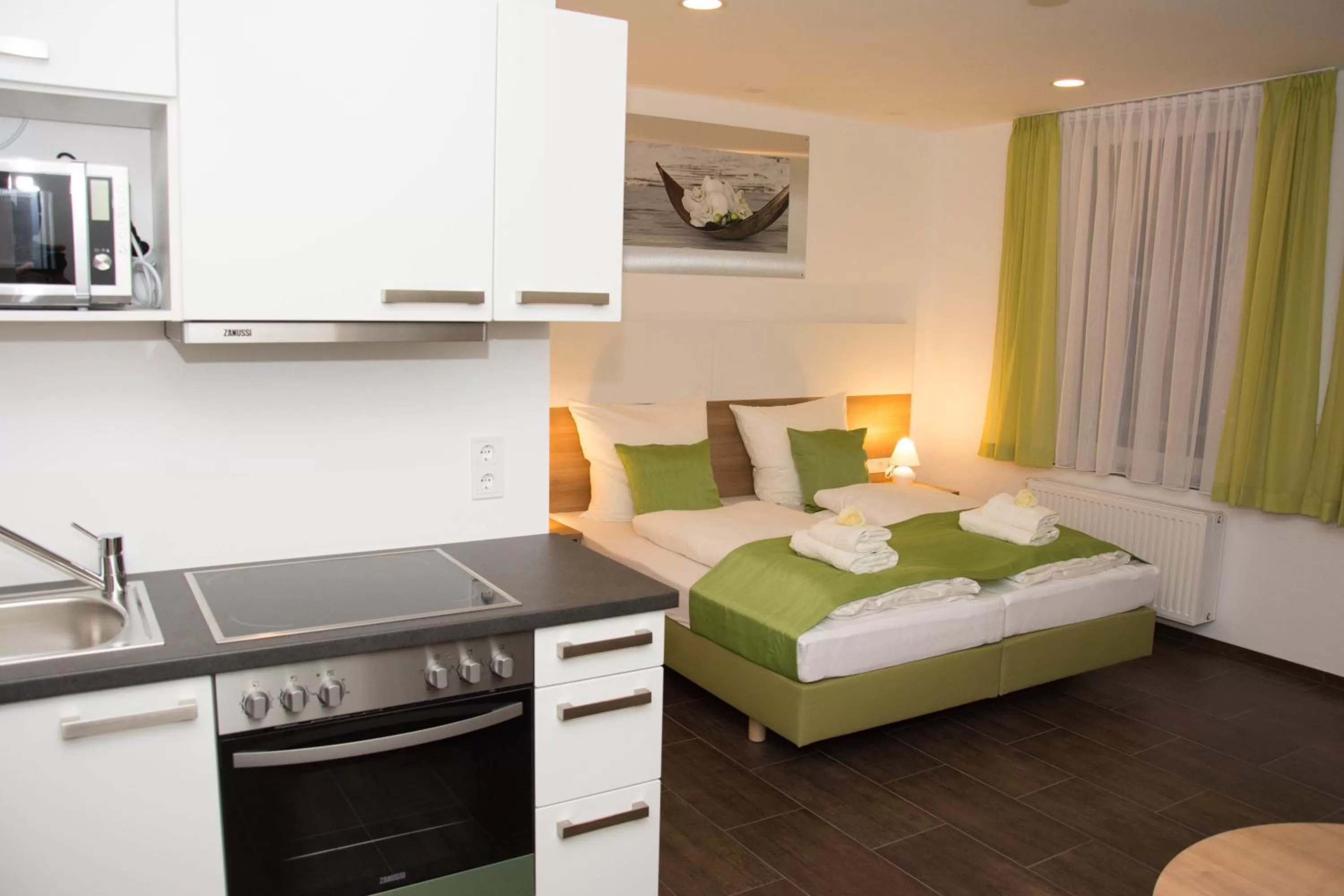 Kitchen or kitchenette, Kitchen/Kitchenette in B&B Kukione