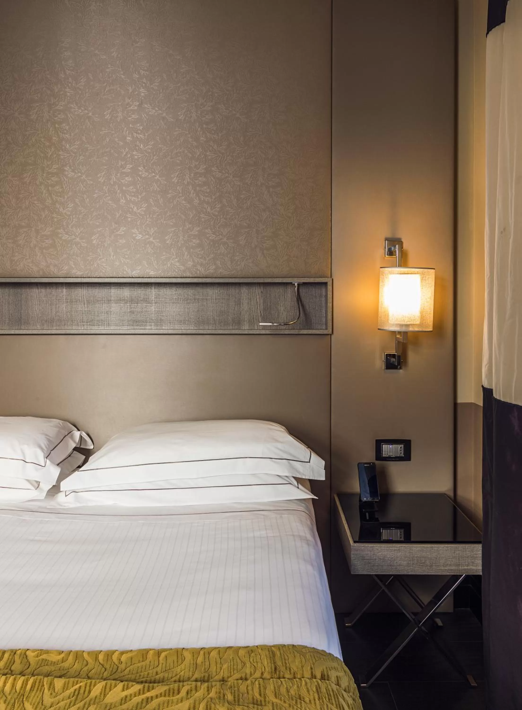 Photo of the whole room, Bed in Rome Life Hotel