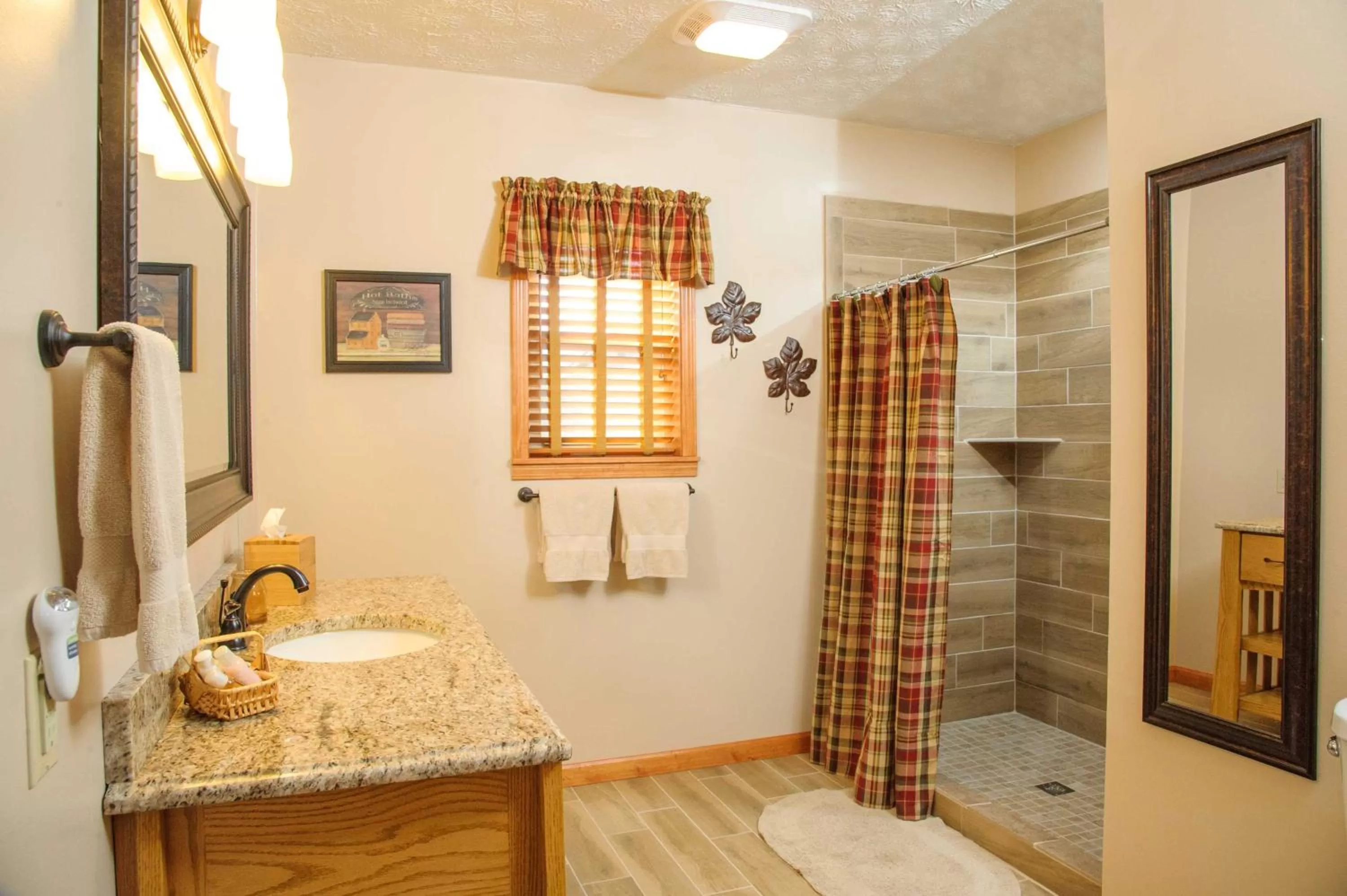 Bathroom in Berry Springs Lodge