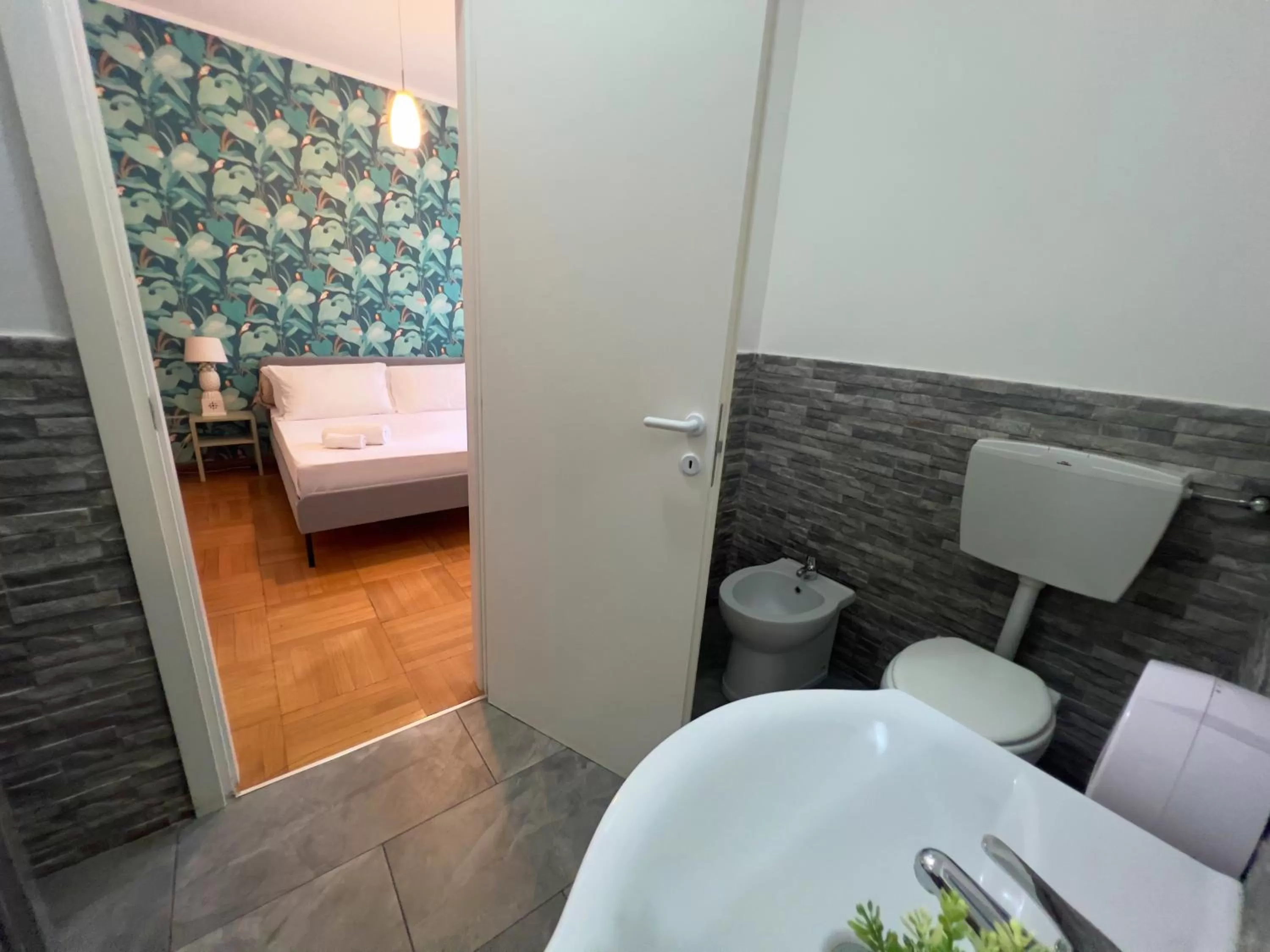 Bathroom in APPARTME Guest House Seveso 40