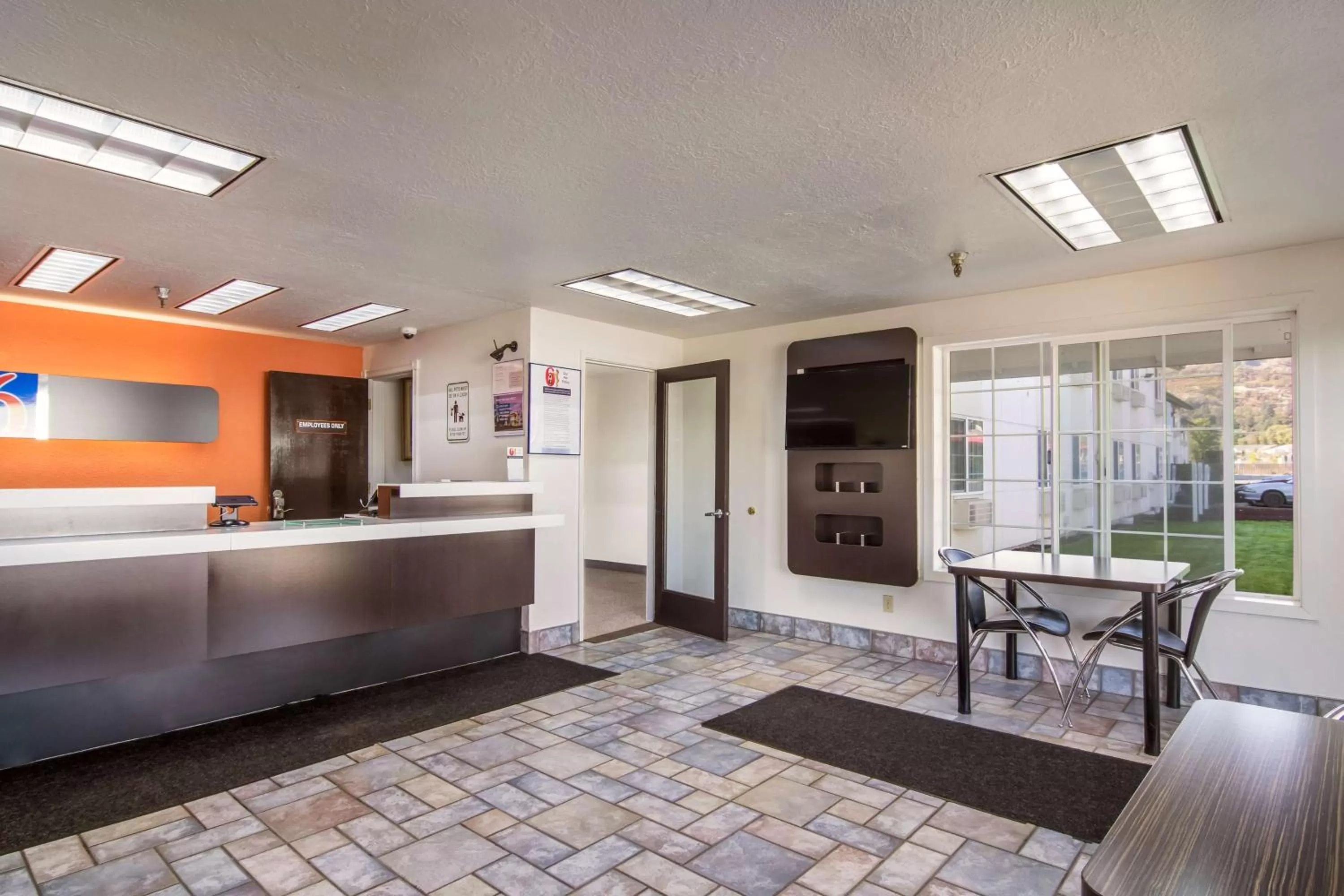 Lobby or reception in Motel 6-The Dalles, OR