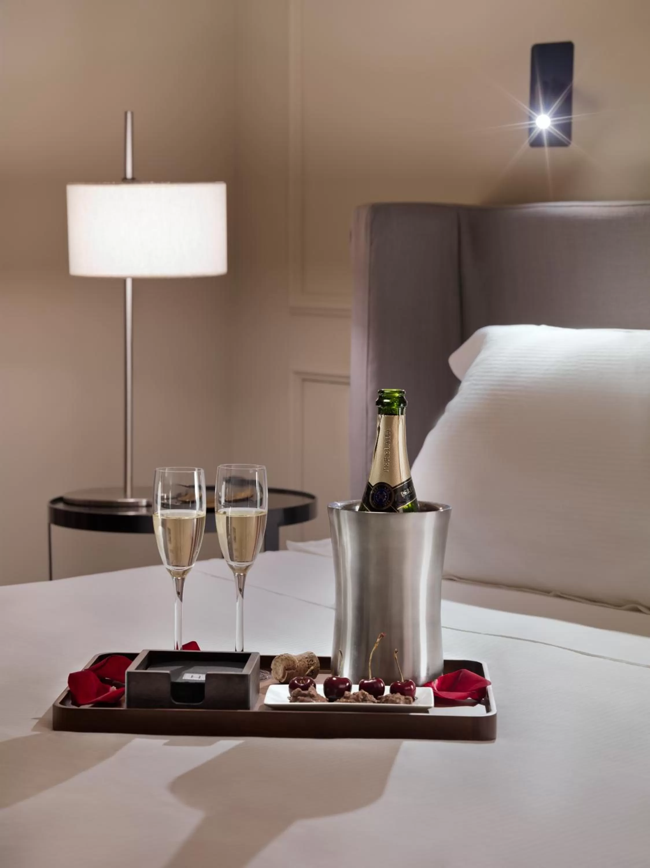 Food and drinks in H10 Palacio Colomera