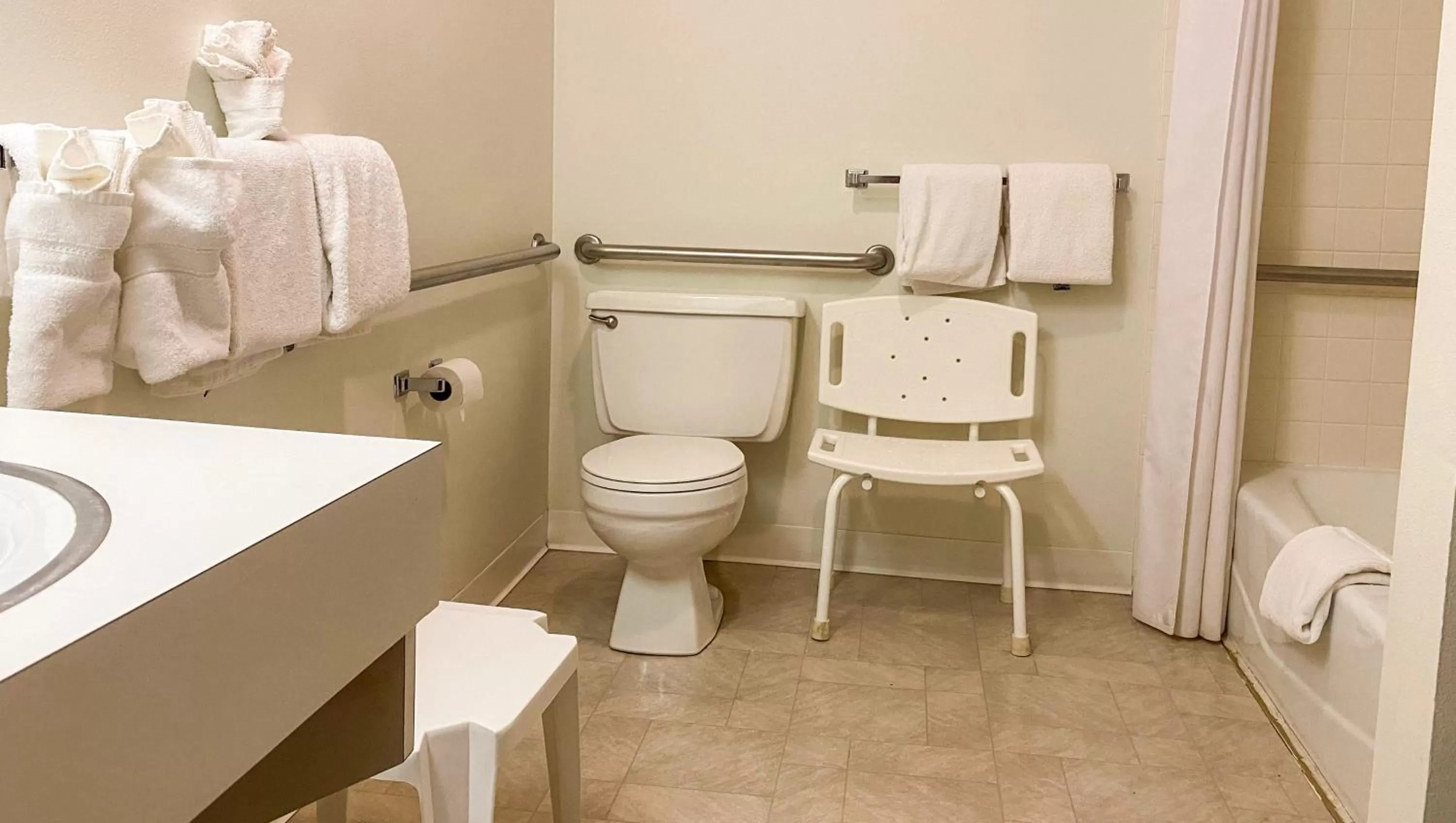 Bathroom in Ticaboo Lodge