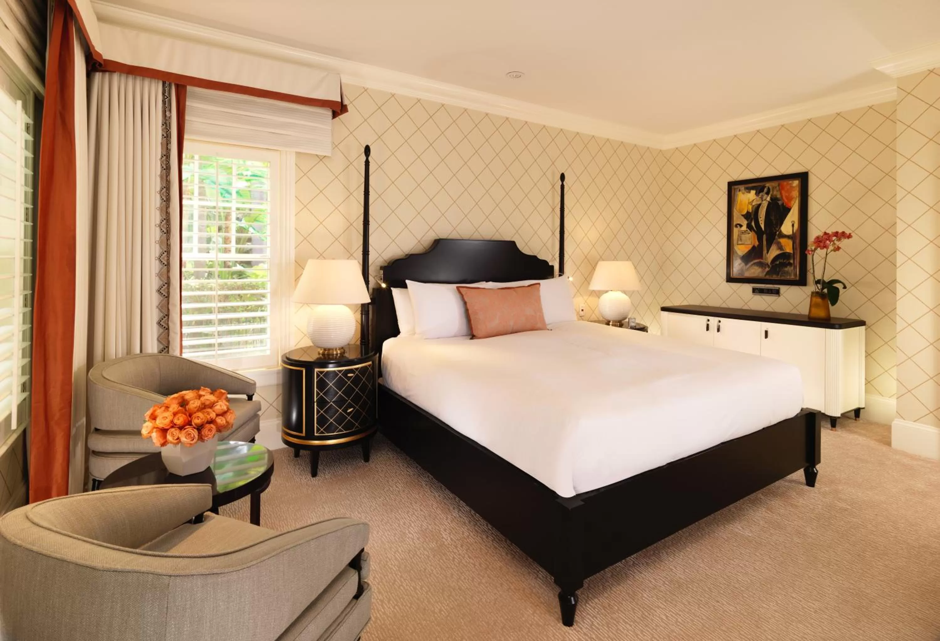 Bedroom, Bed in The Beverly Hills Hotel - Dorchester Collection