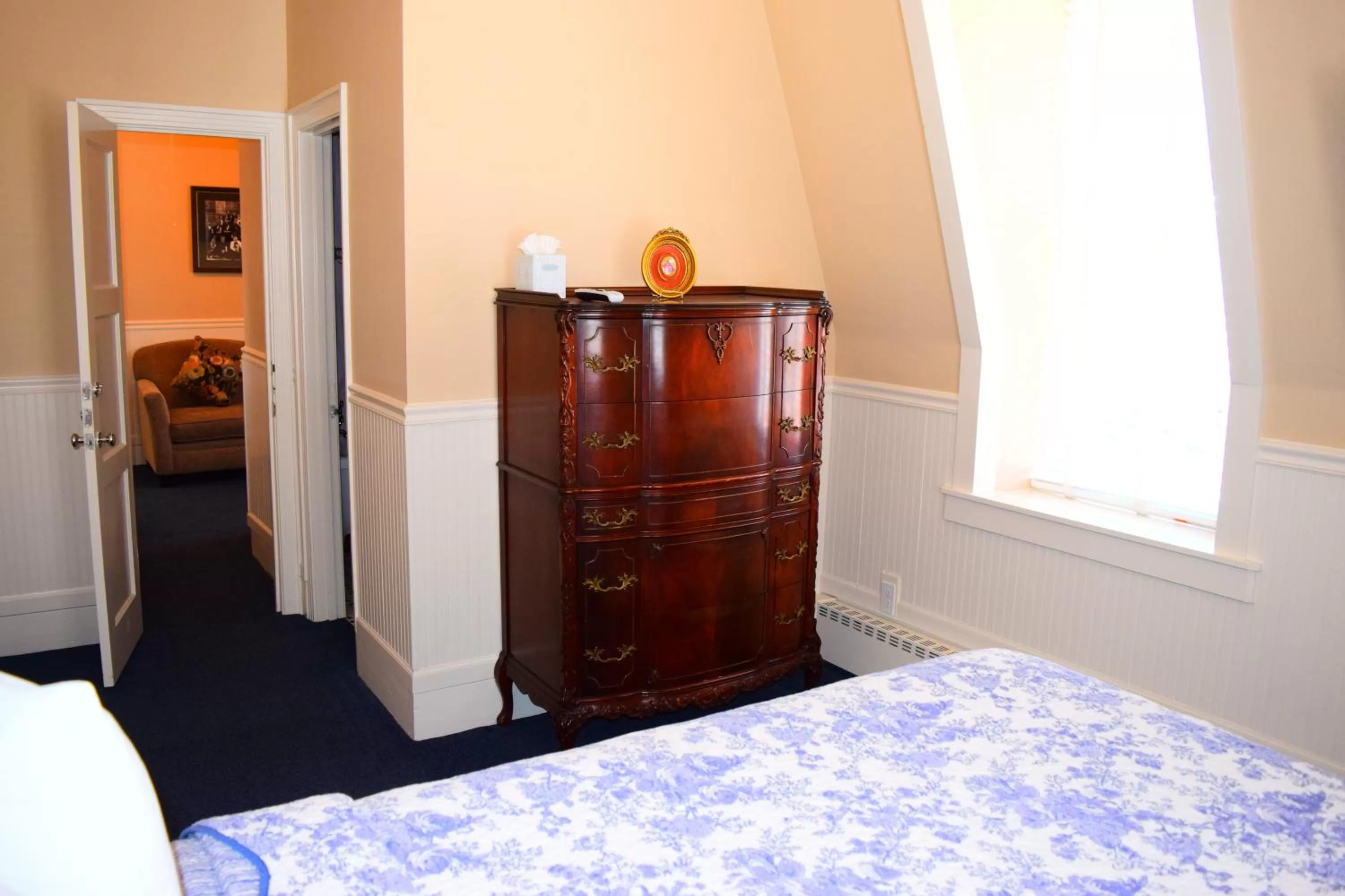 Bed in Grand Imperial Hotel